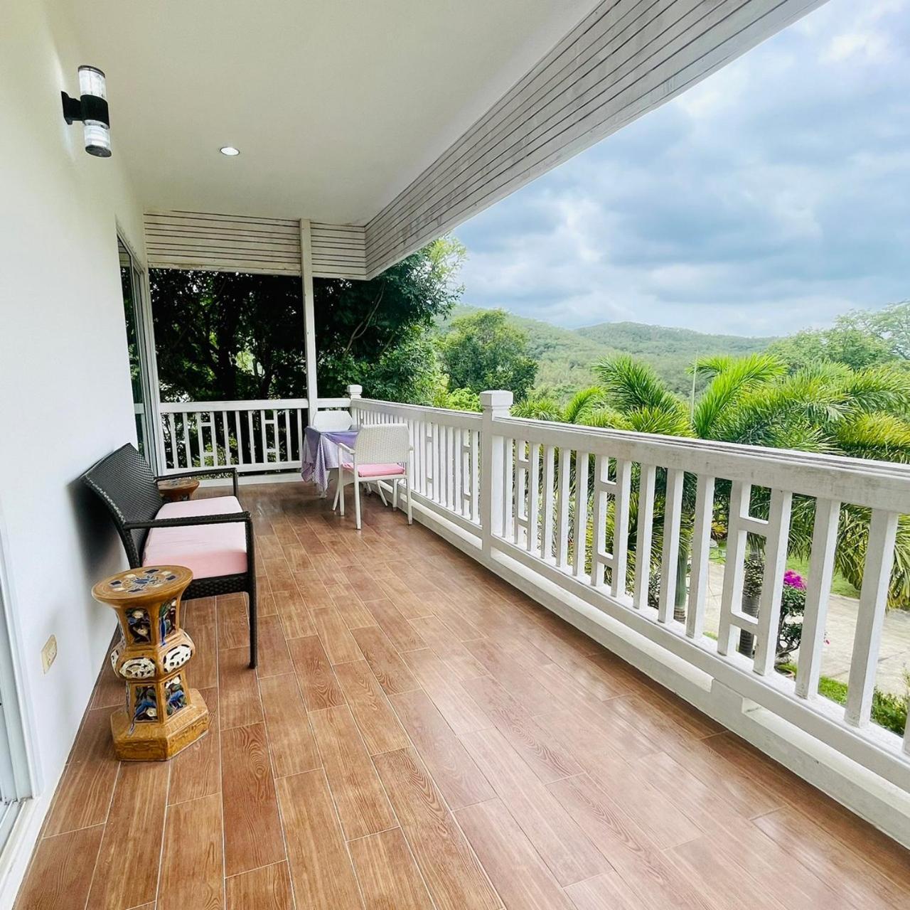 Baan Ing Khao Resort