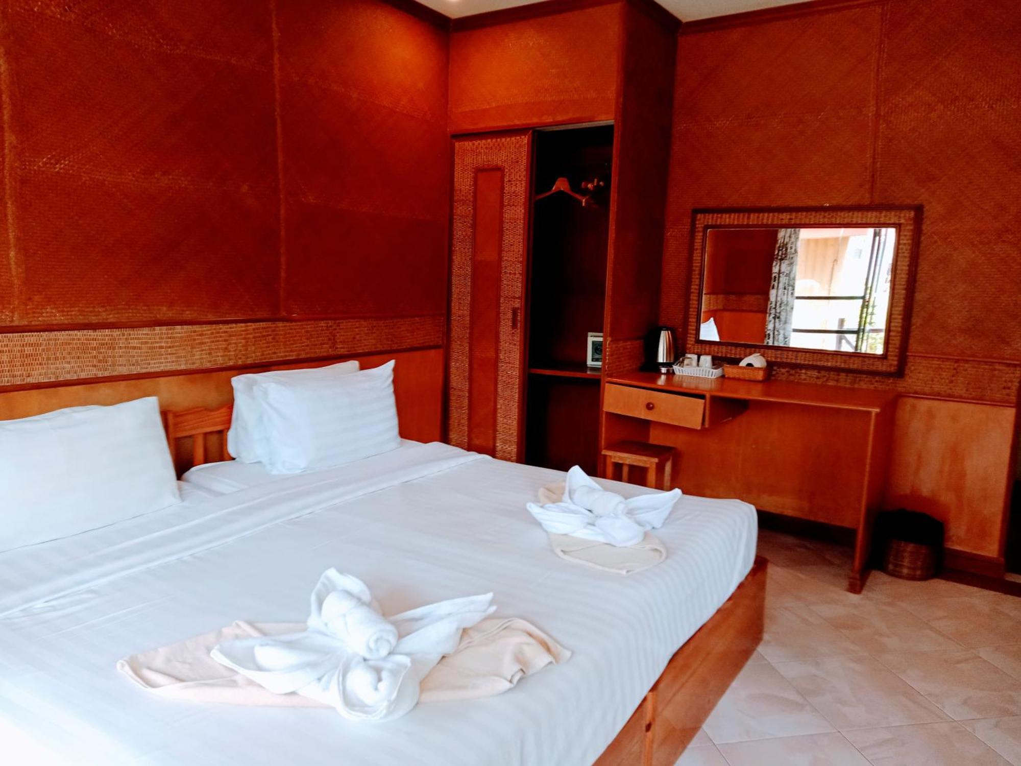 Bow Thong Resort