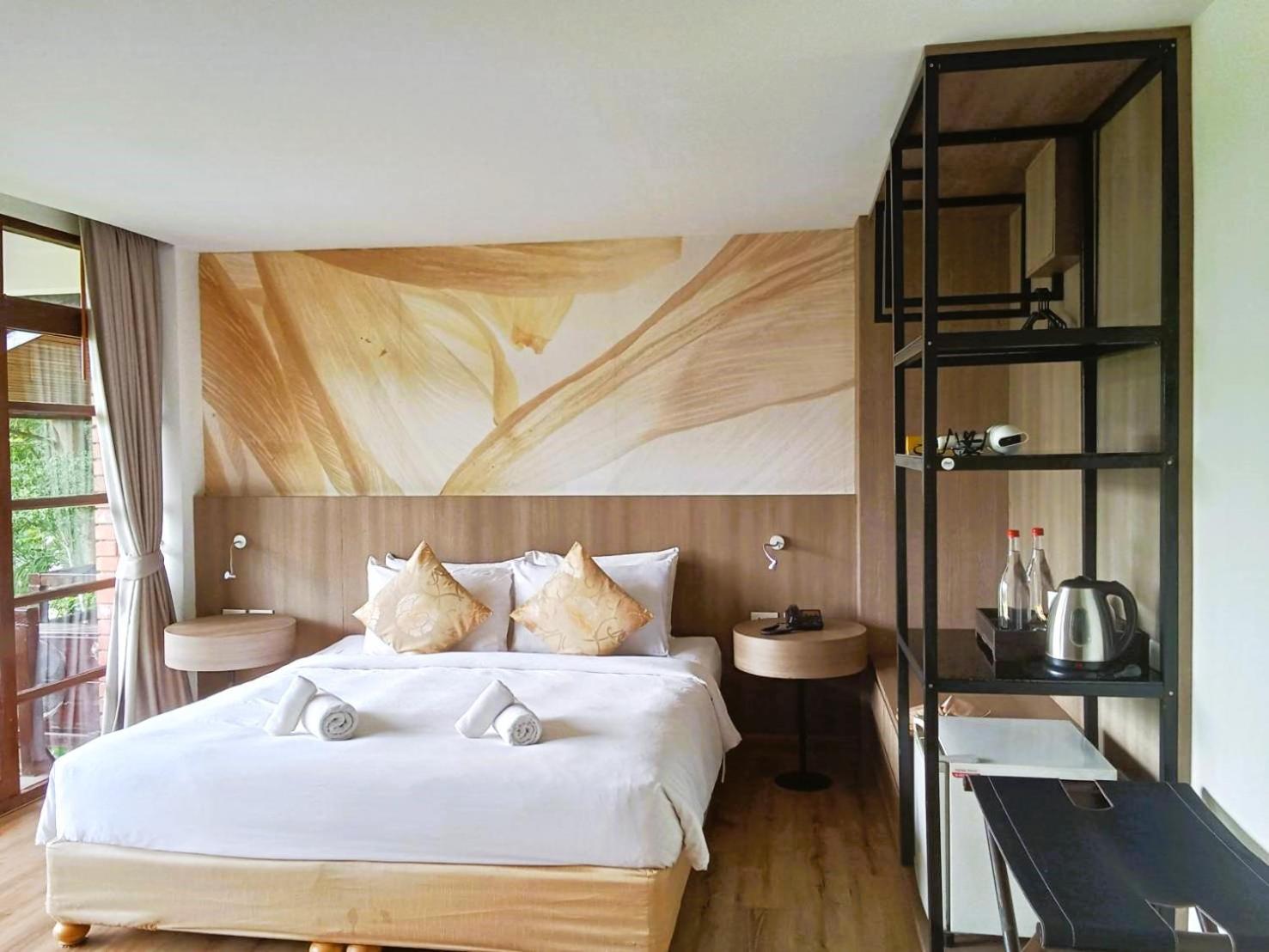 Hotel Issara Boutique Winery
