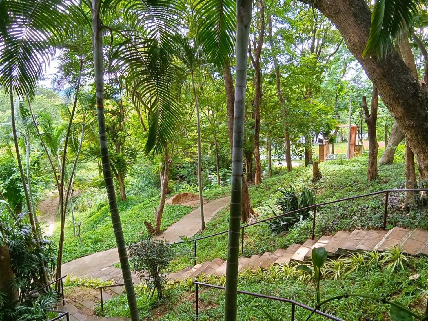 Issara Boutique Winery 4* Muak Lek