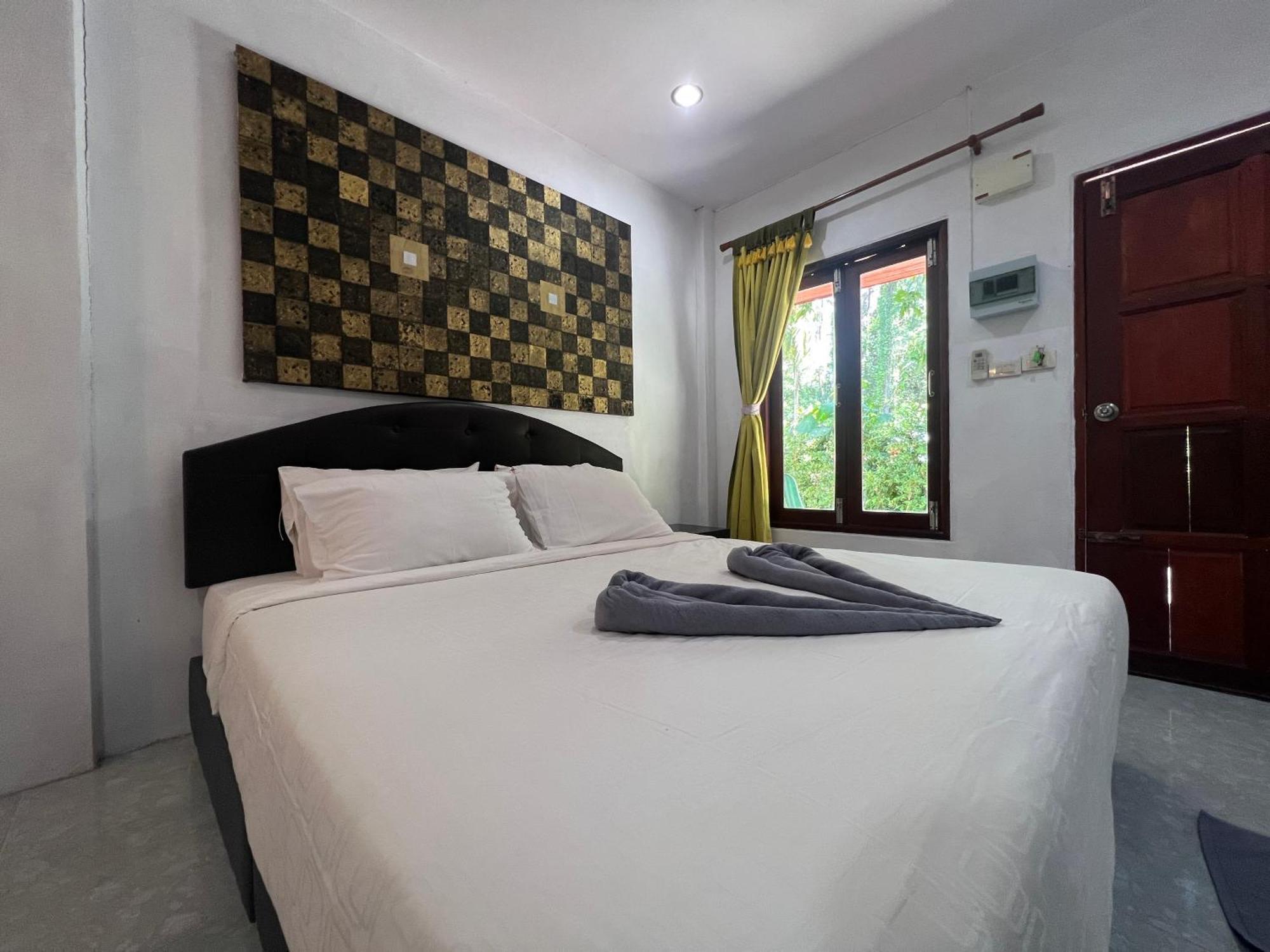 Pakmeng Beach Resort Guest house