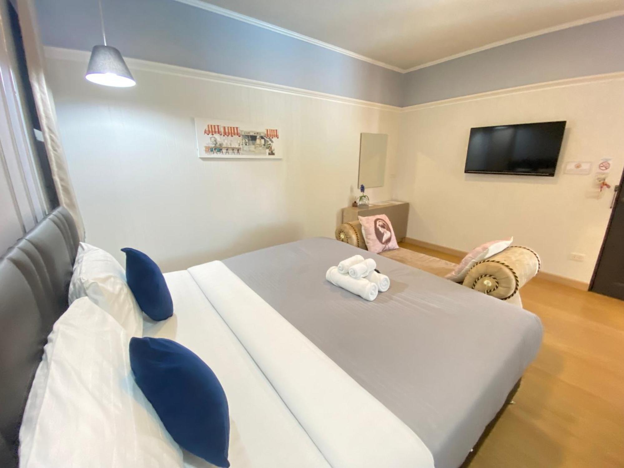 La Riva Boutique Kamphaeng Phet