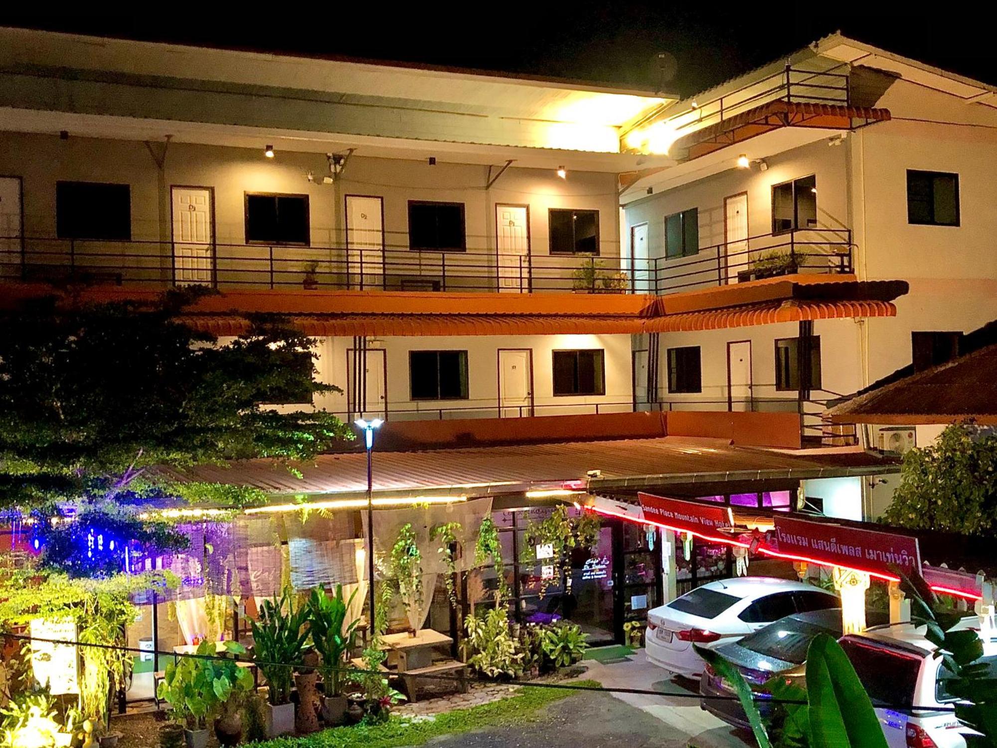 โรงแรมแสนดีเพลส เมาเท่นวิว Aparthotel 2*