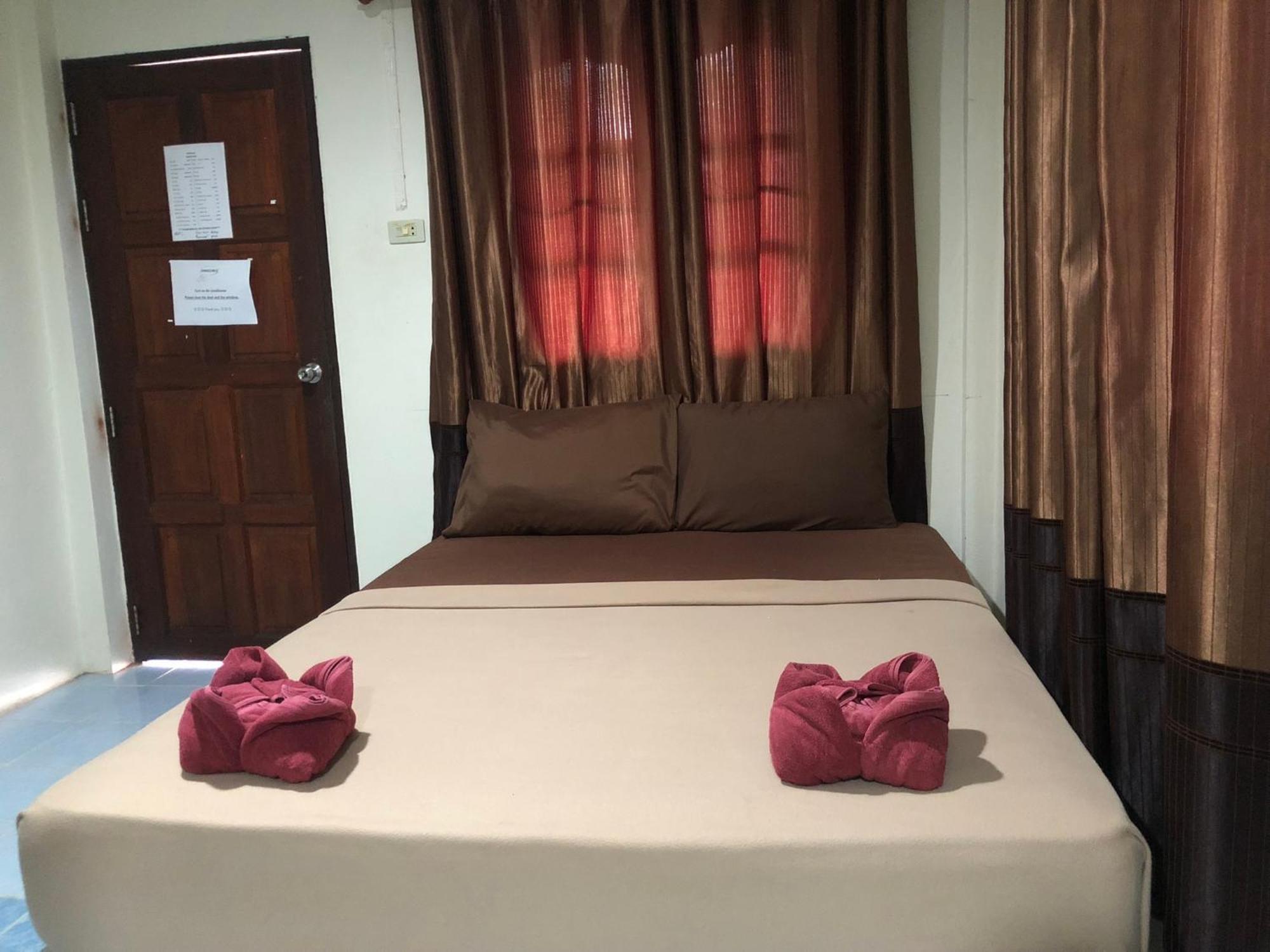Phangan Guest house 2*