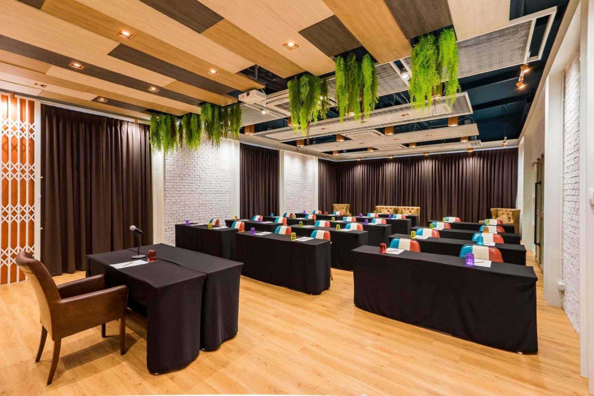Hotel T By Pcl