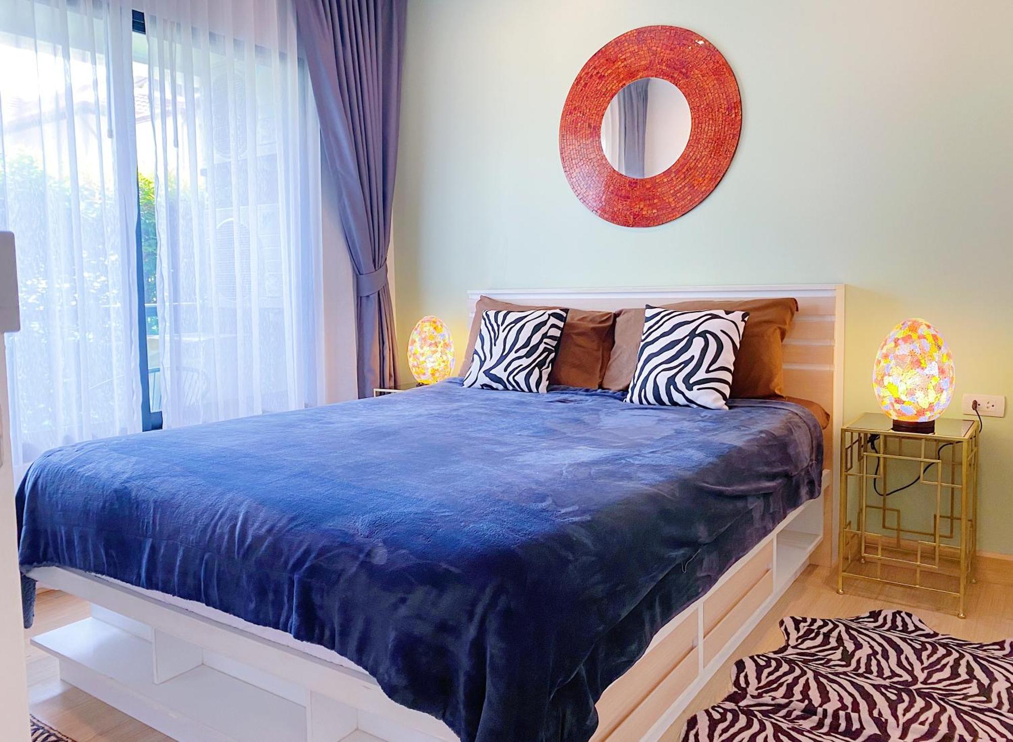Wow 2 Bedroom Seaview, Pool, Gym, Walk To Beautiful Apartment *
