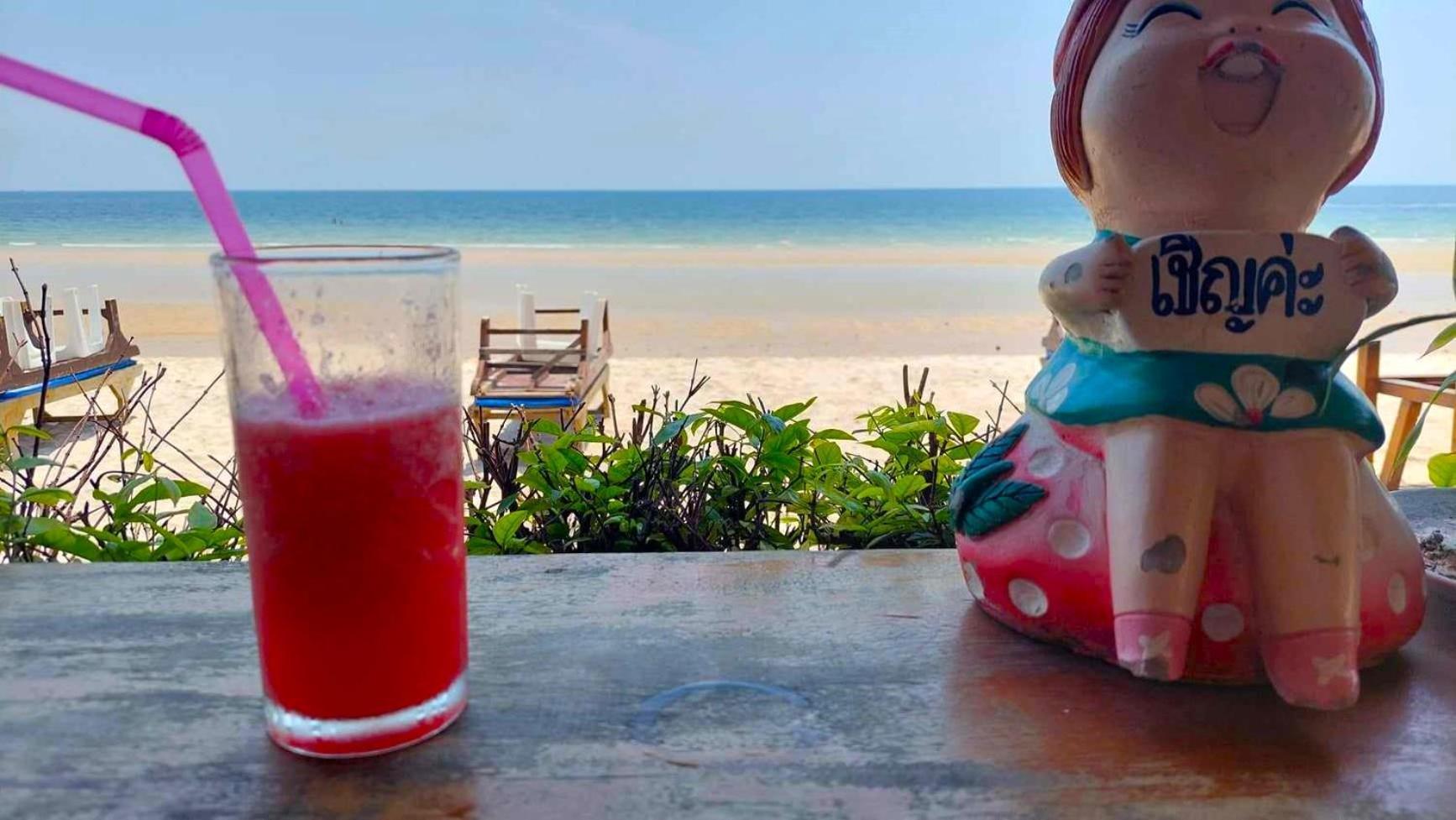 Apartment Beachfront With Balcony, Sea View & Pool View - Cha Am - Hua Hin
