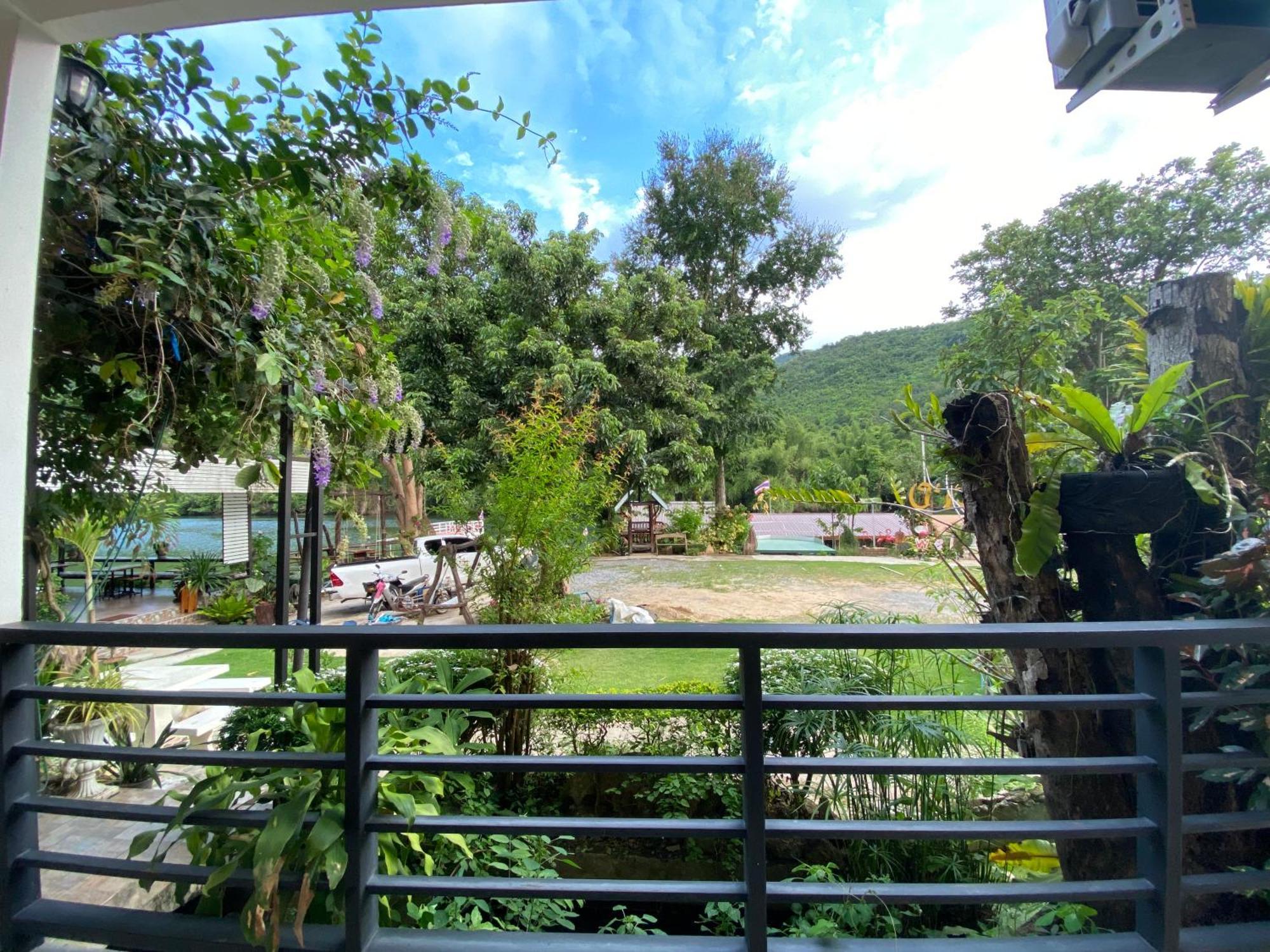 ชอว์ งาทอง รีสอร์ต Chor Ngar Thong Erawan Kanchanaburi
