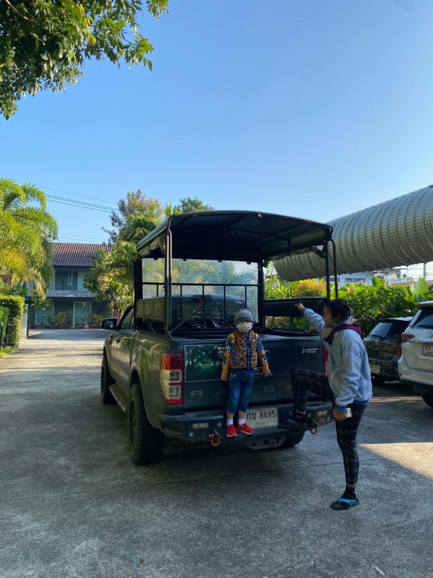 บ้านชมเขา - Baan Chom Khao Pakchong