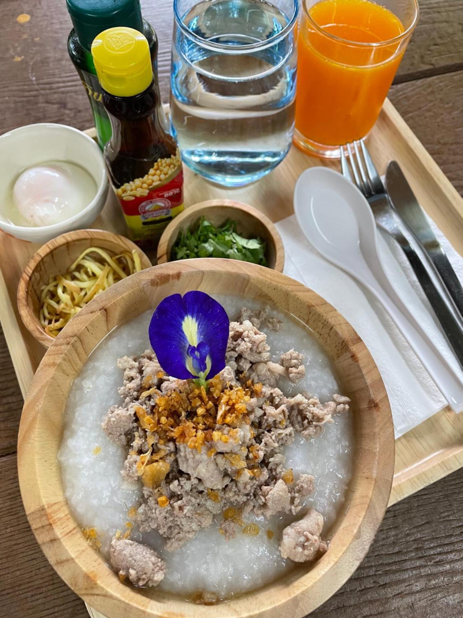 บ้านชมเขา - Baan Chom Khao *