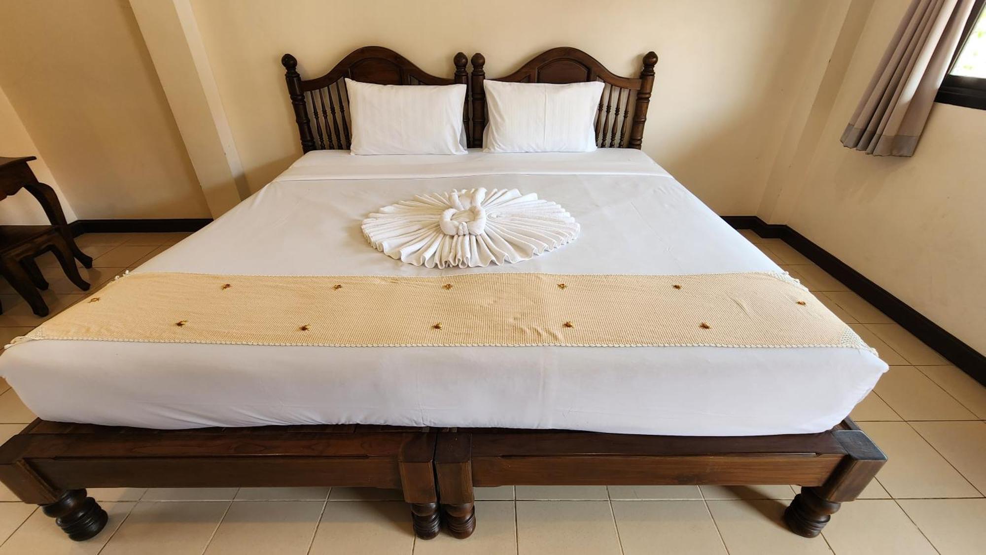 Hotel Panupong 3*
