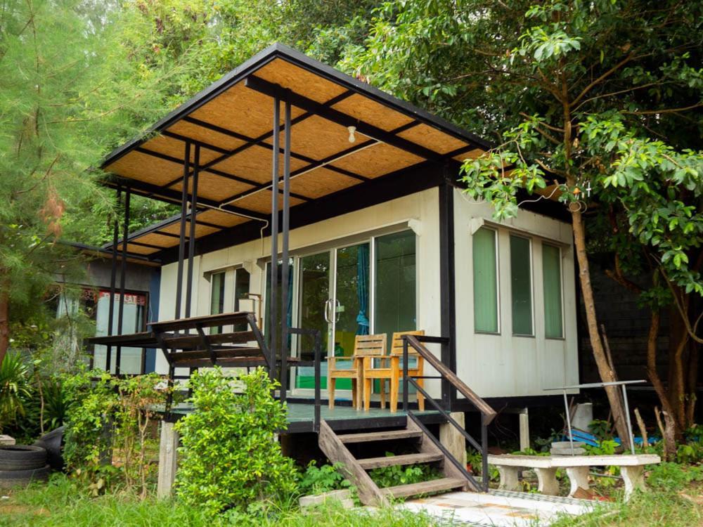 Resort Box At Rimlay *