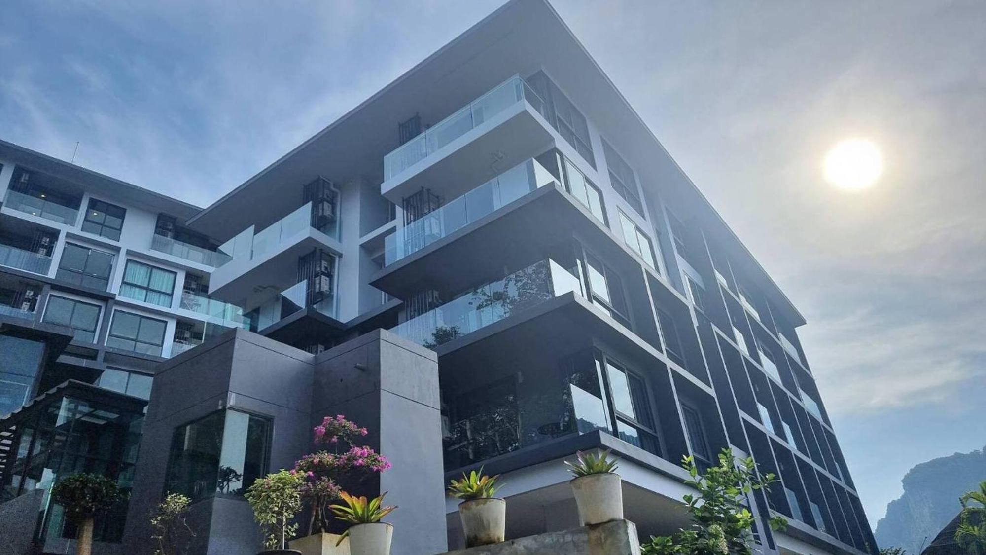 B504-partial Seaview Floor 1br