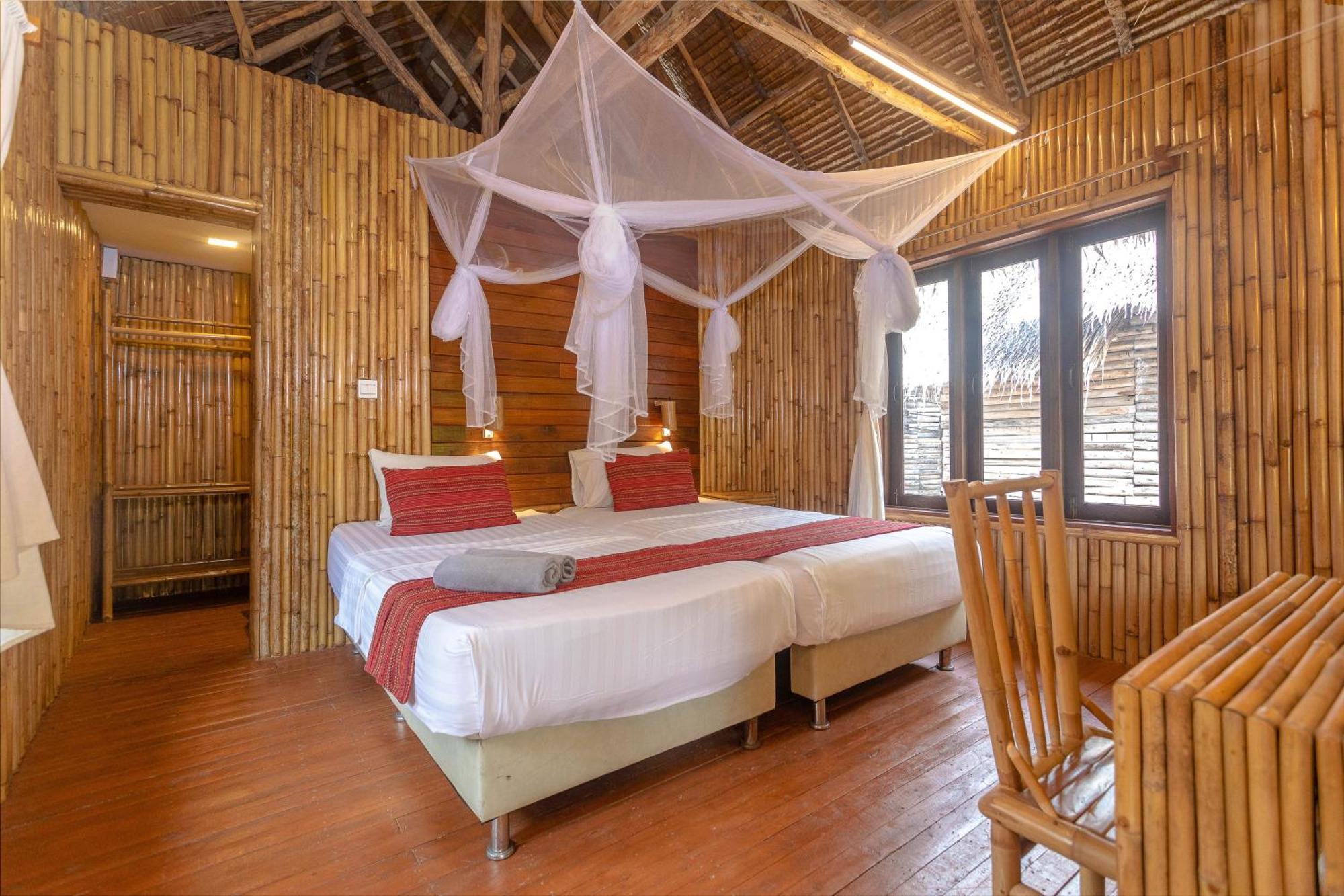 Absolute Beachfront Resort Baan Tai