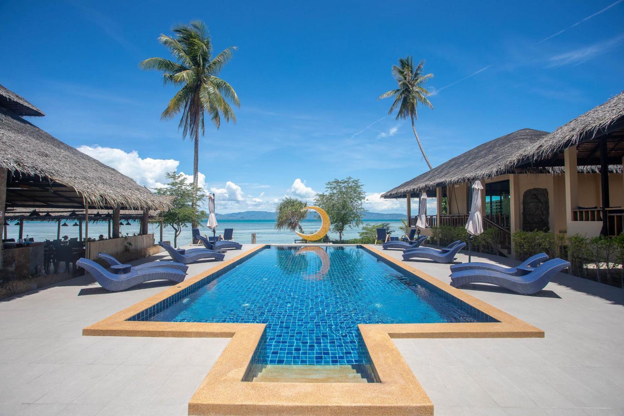 Absolute Beachfront Resort 4*
