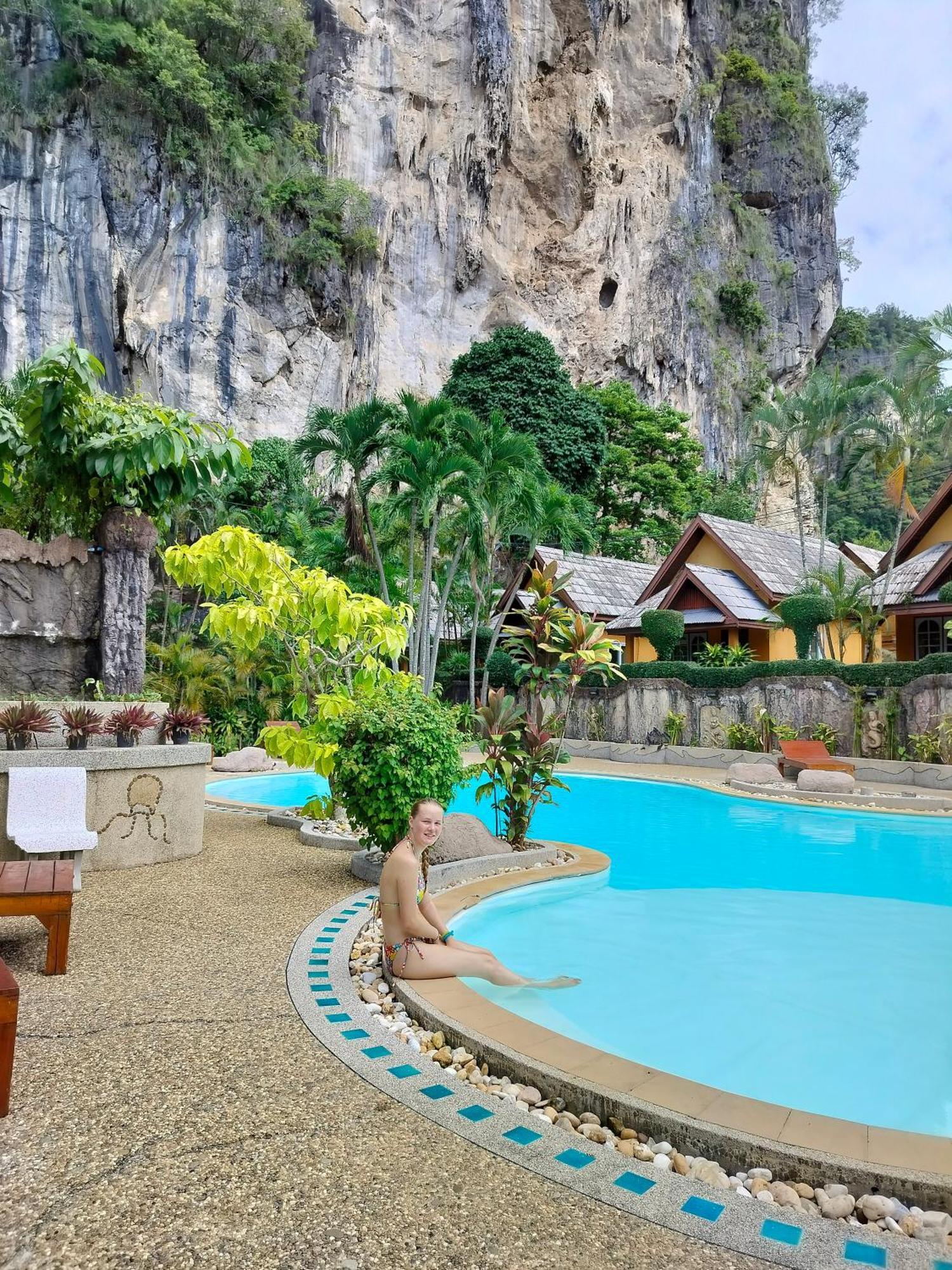 Diamond Cave Resort 3*