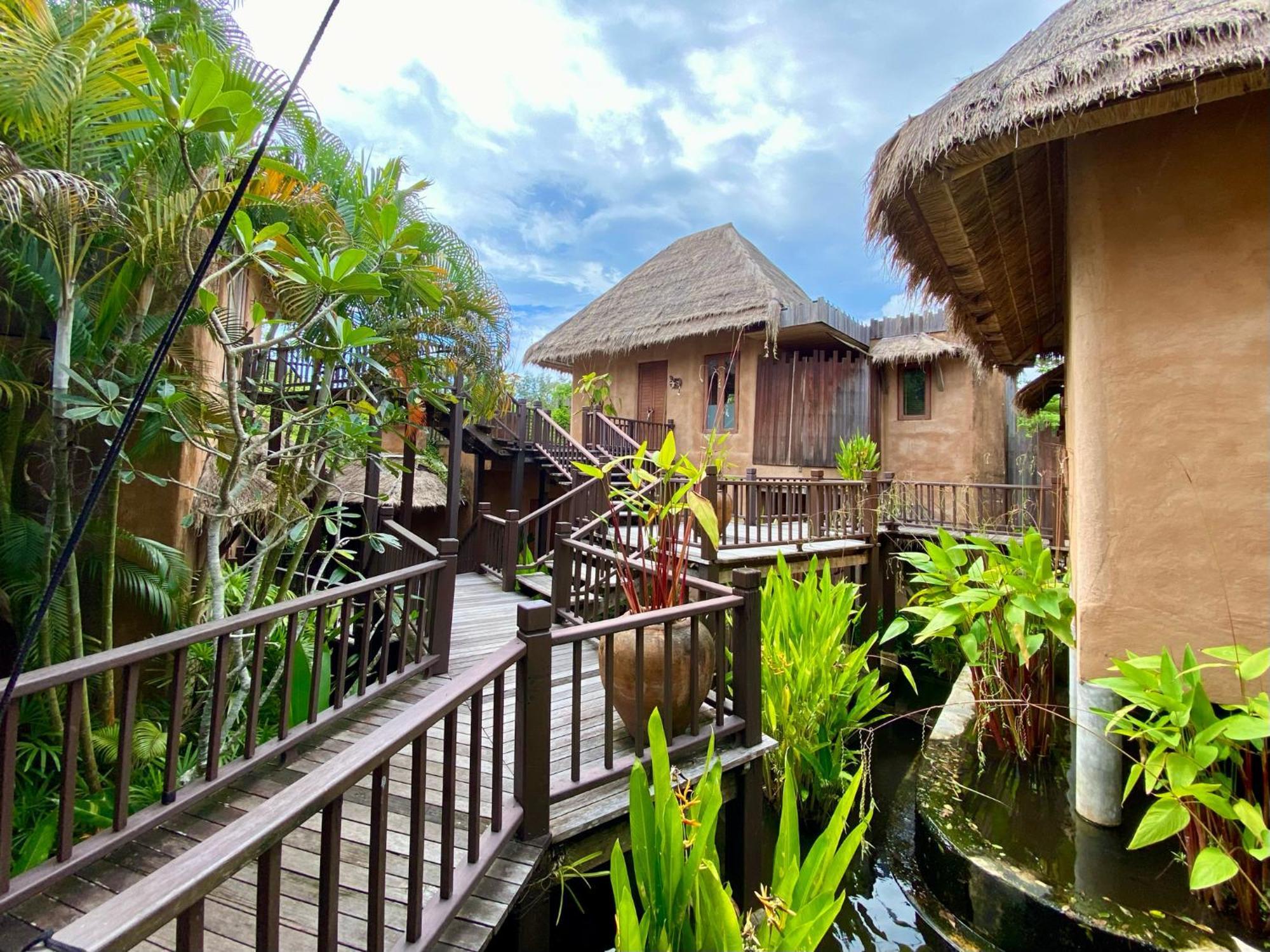 High Season Pool & Resort 5*