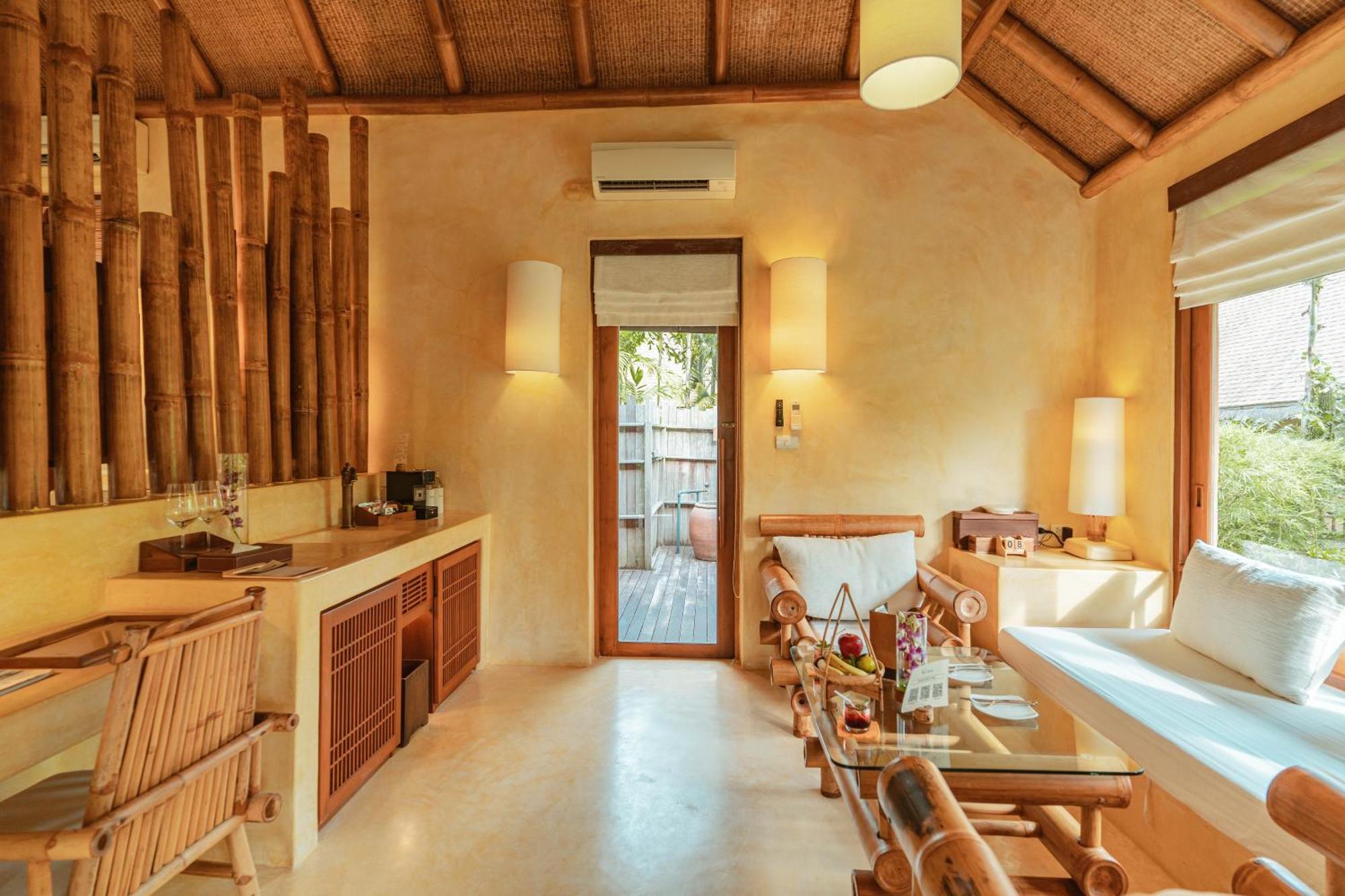 High Season Pool & Resort 5*