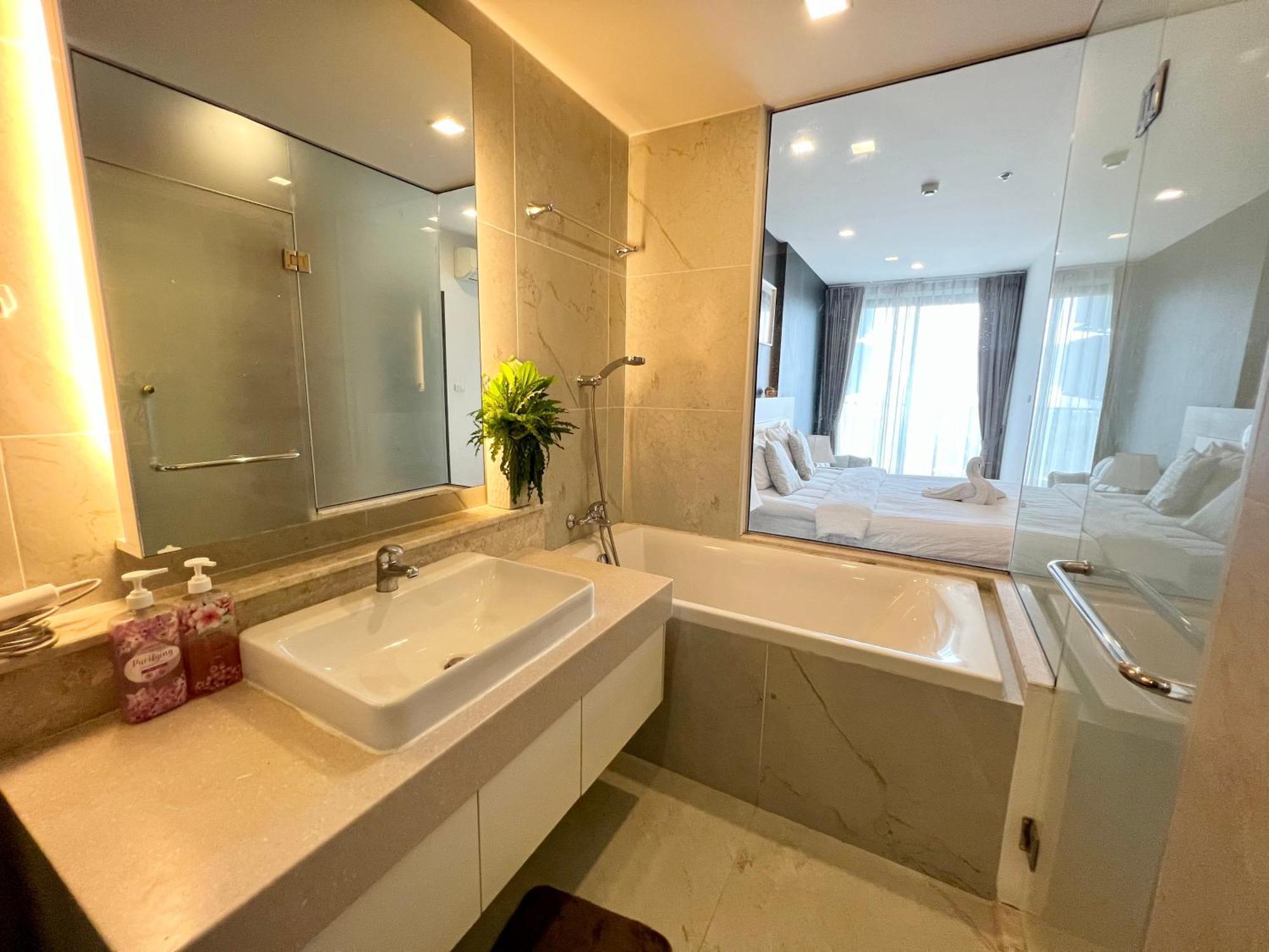 Cozy Luxury @ The Astra Apartment Chiang Mai