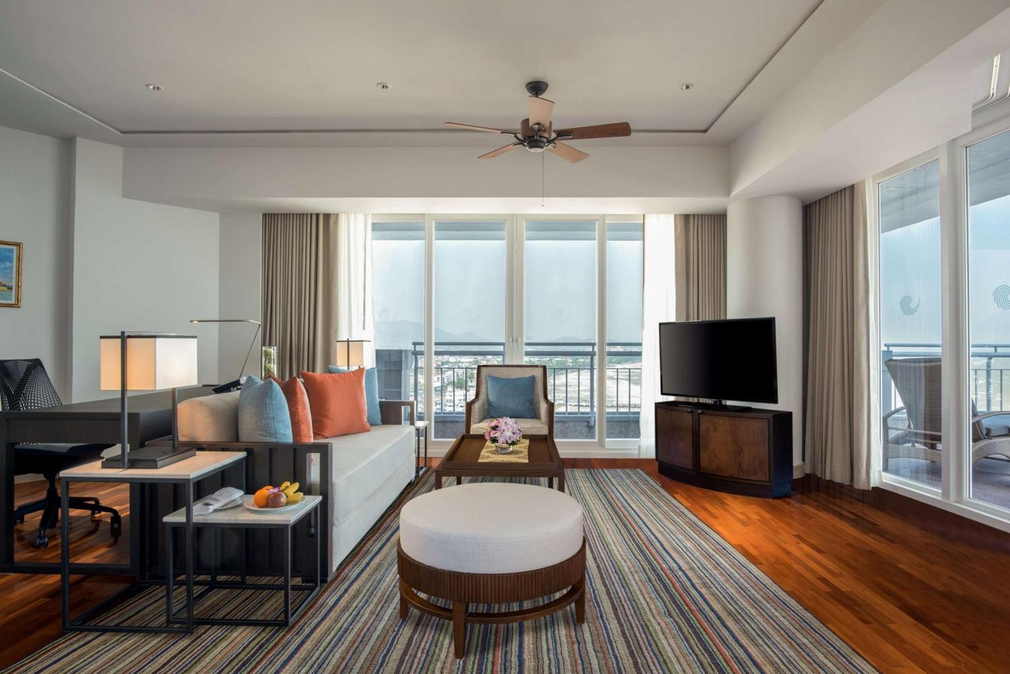 Hilton & 5* Hua Hin