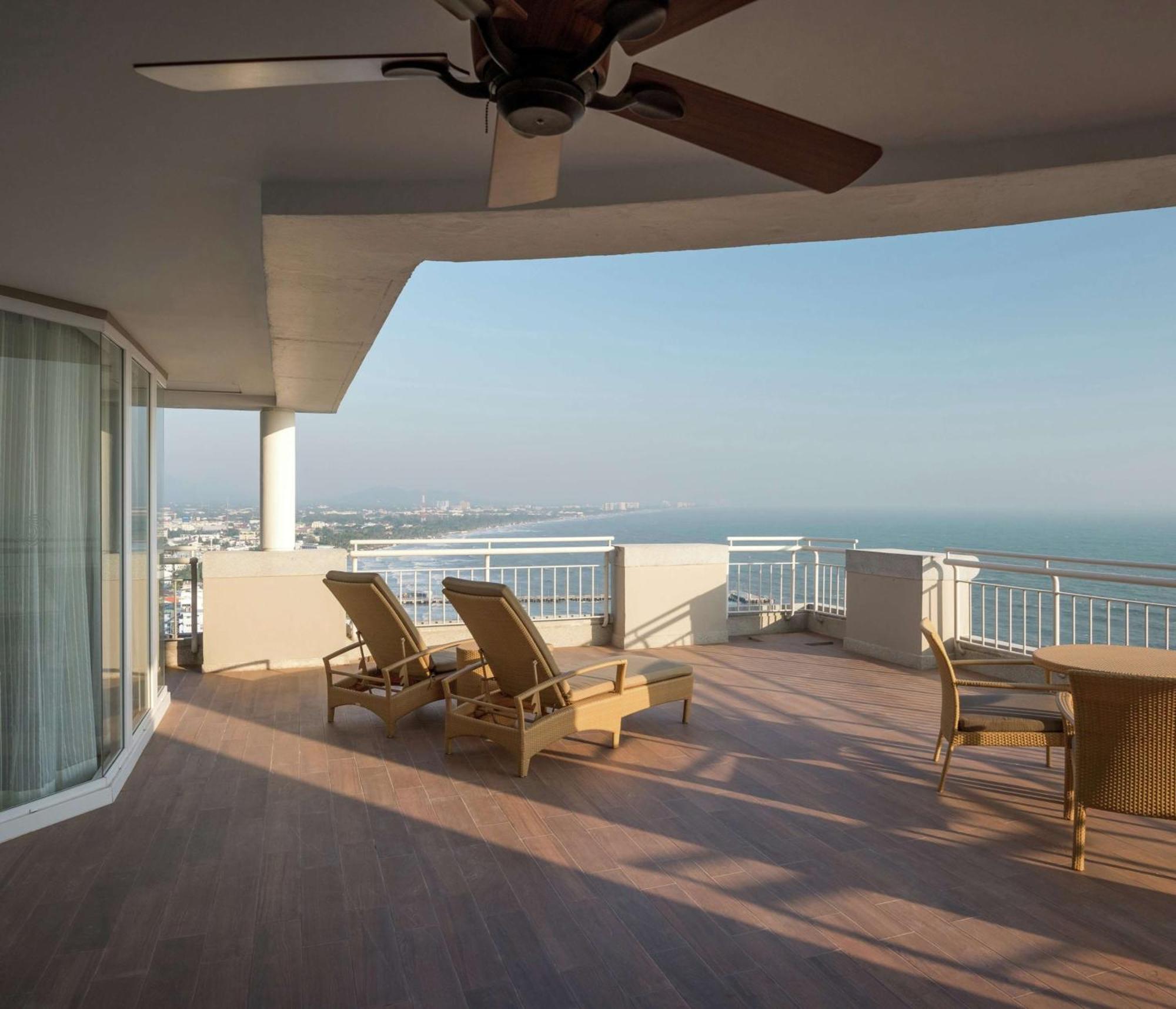 Hilton & 5* Hua Hin