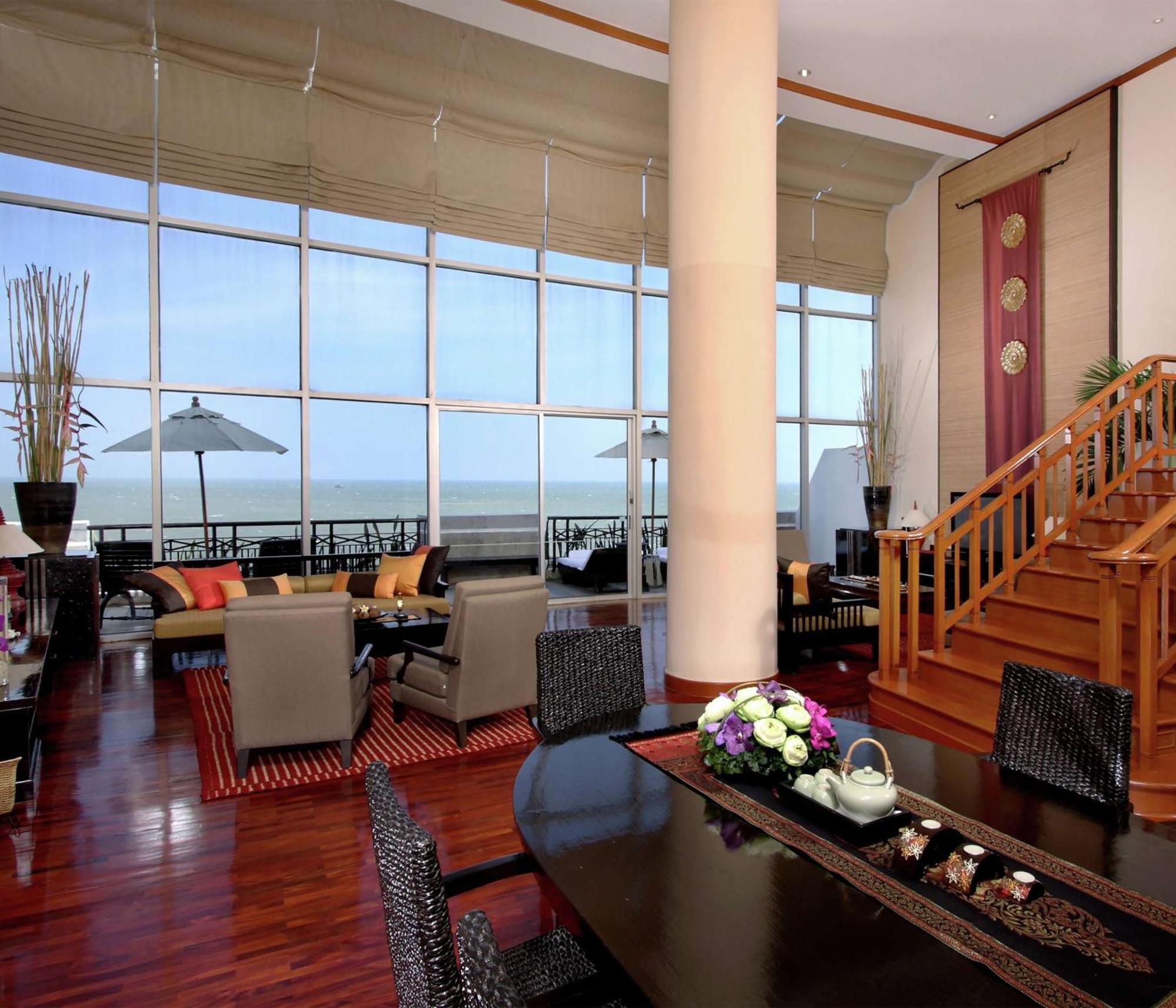 Hilton &