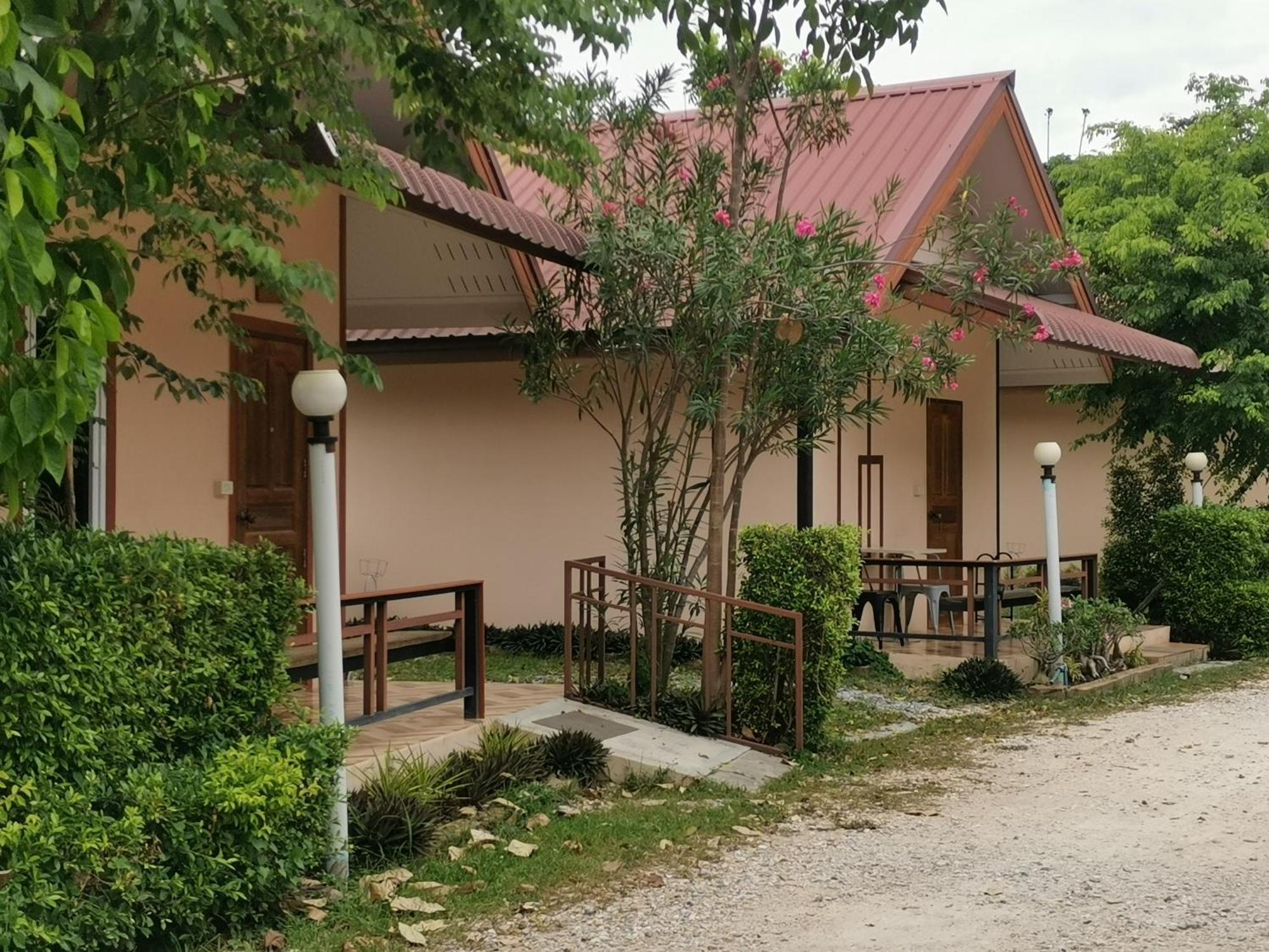 Resort Numhom Ban Nong Chum Saeng