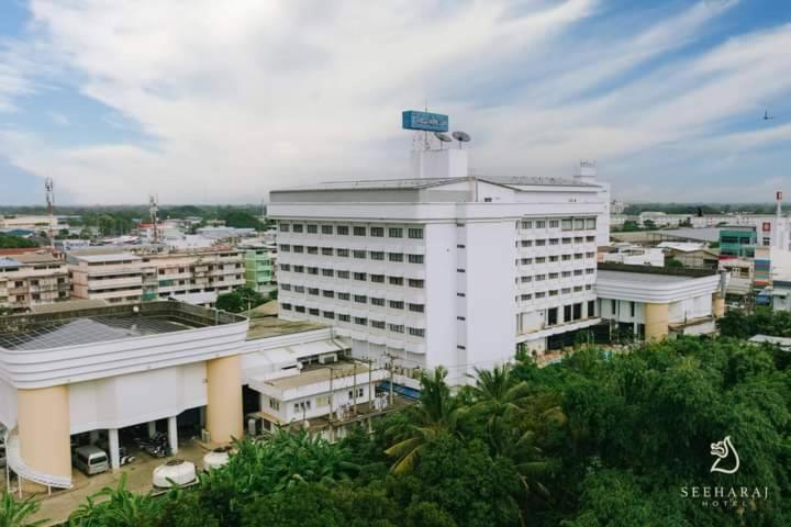 Hotel Seeharaj 3*
