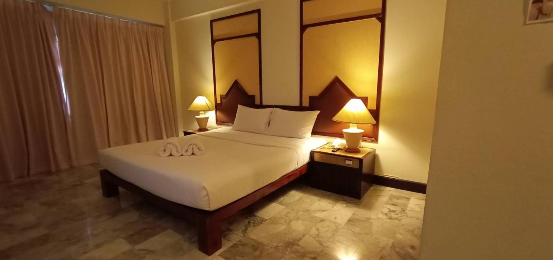 Seeharaj Hotel