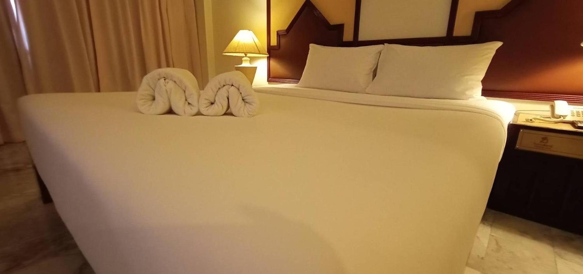 Hotel Seeharaj 3*