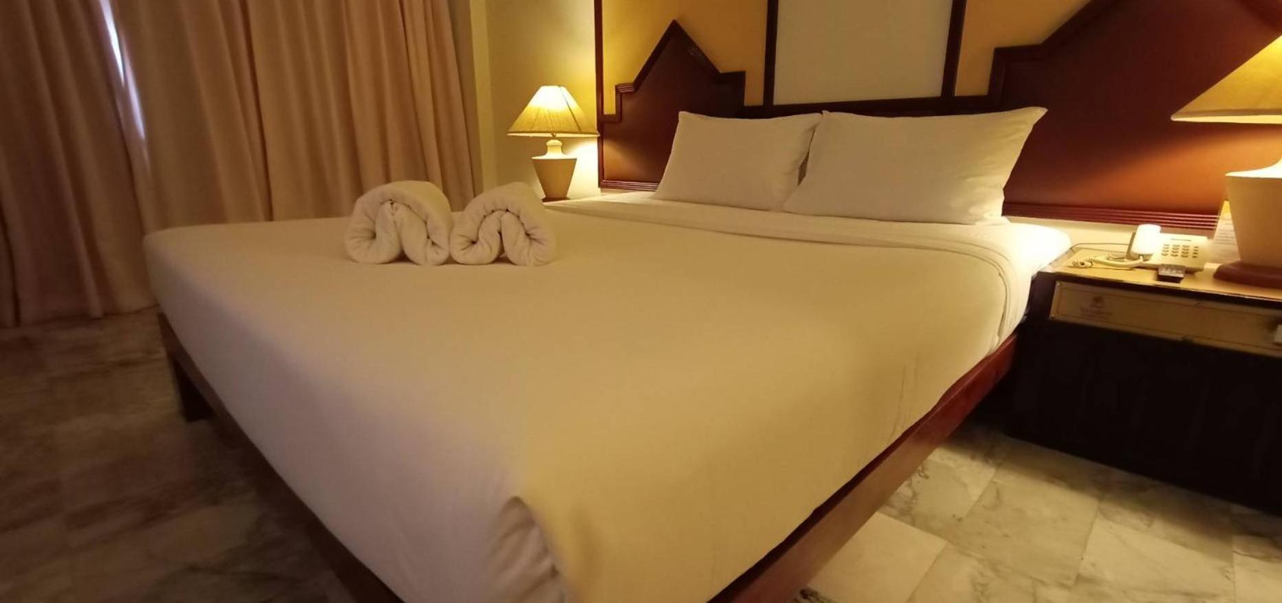 Hotel Seeharaj 3*