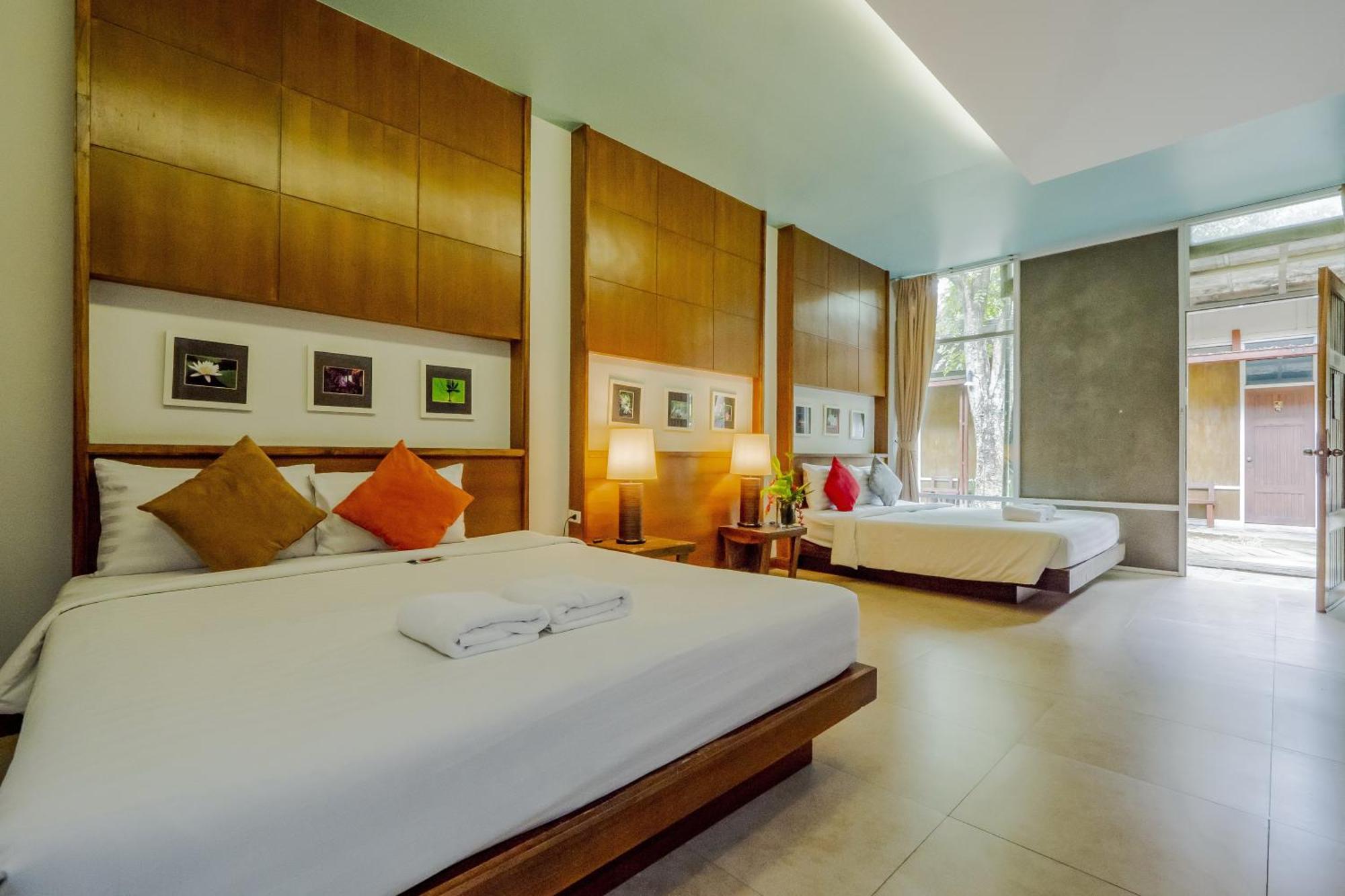 Nana Hotel 4*