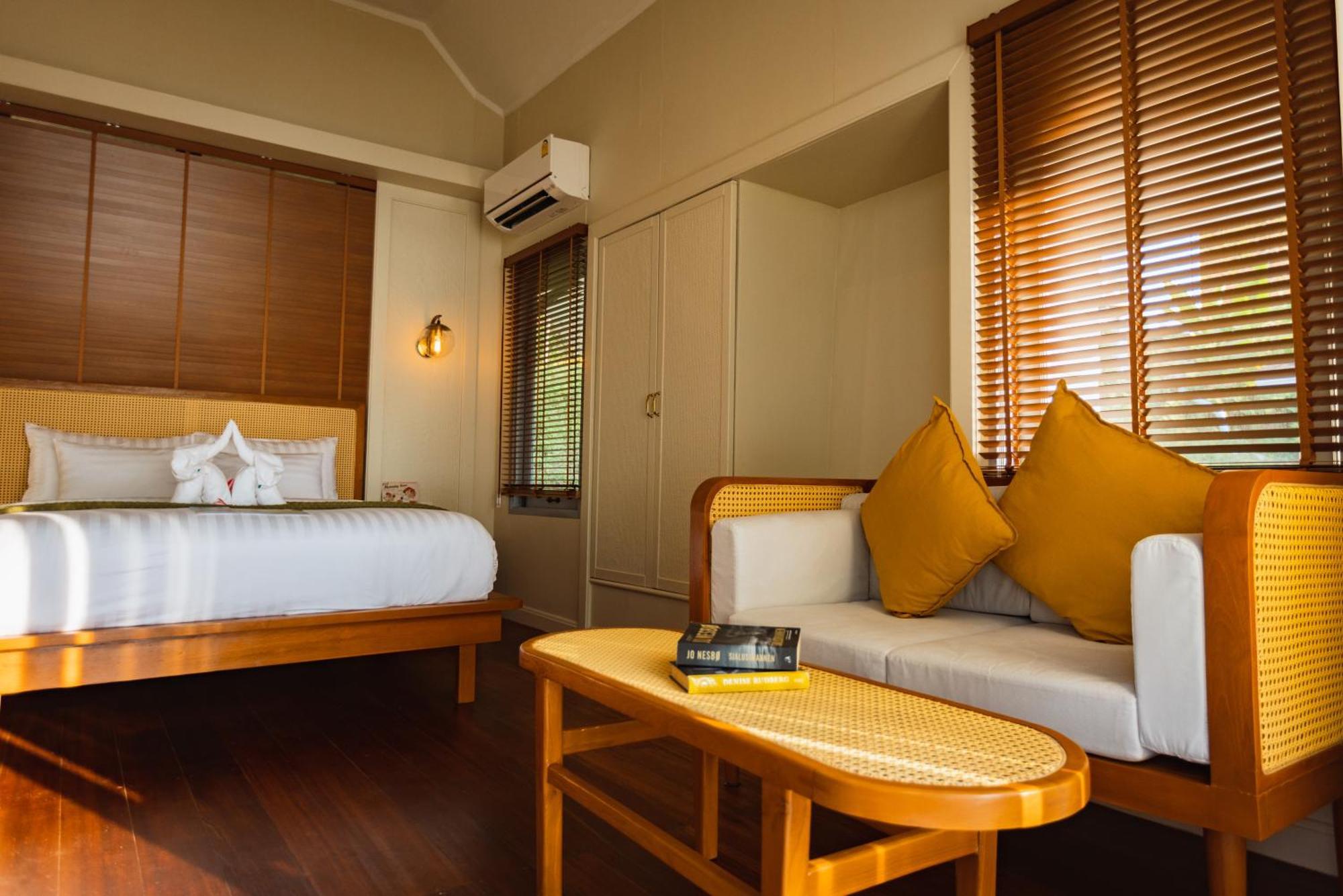 Resort Sea Escape *