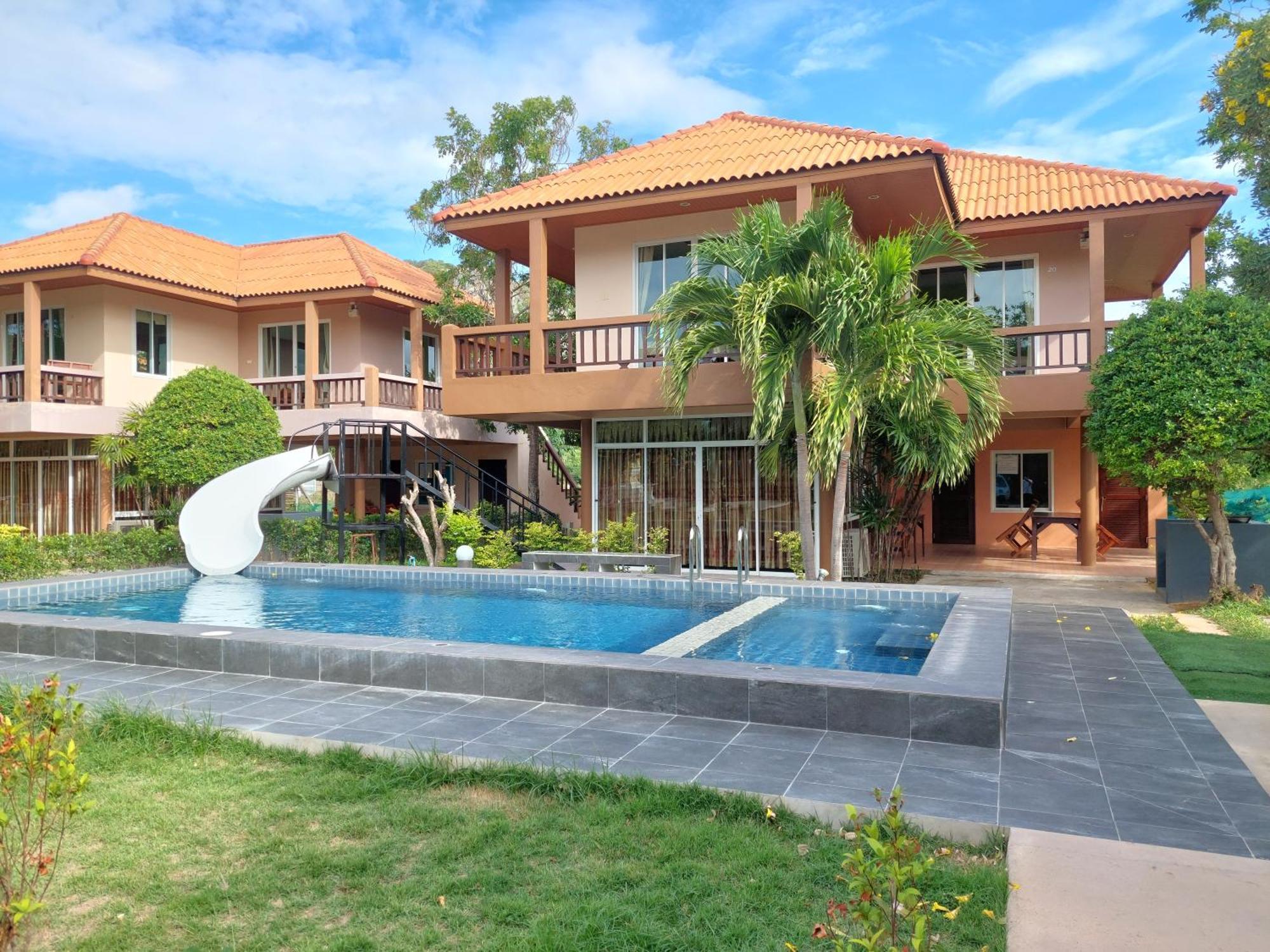 แสงหิรัญ บีช Resort Pran Buri