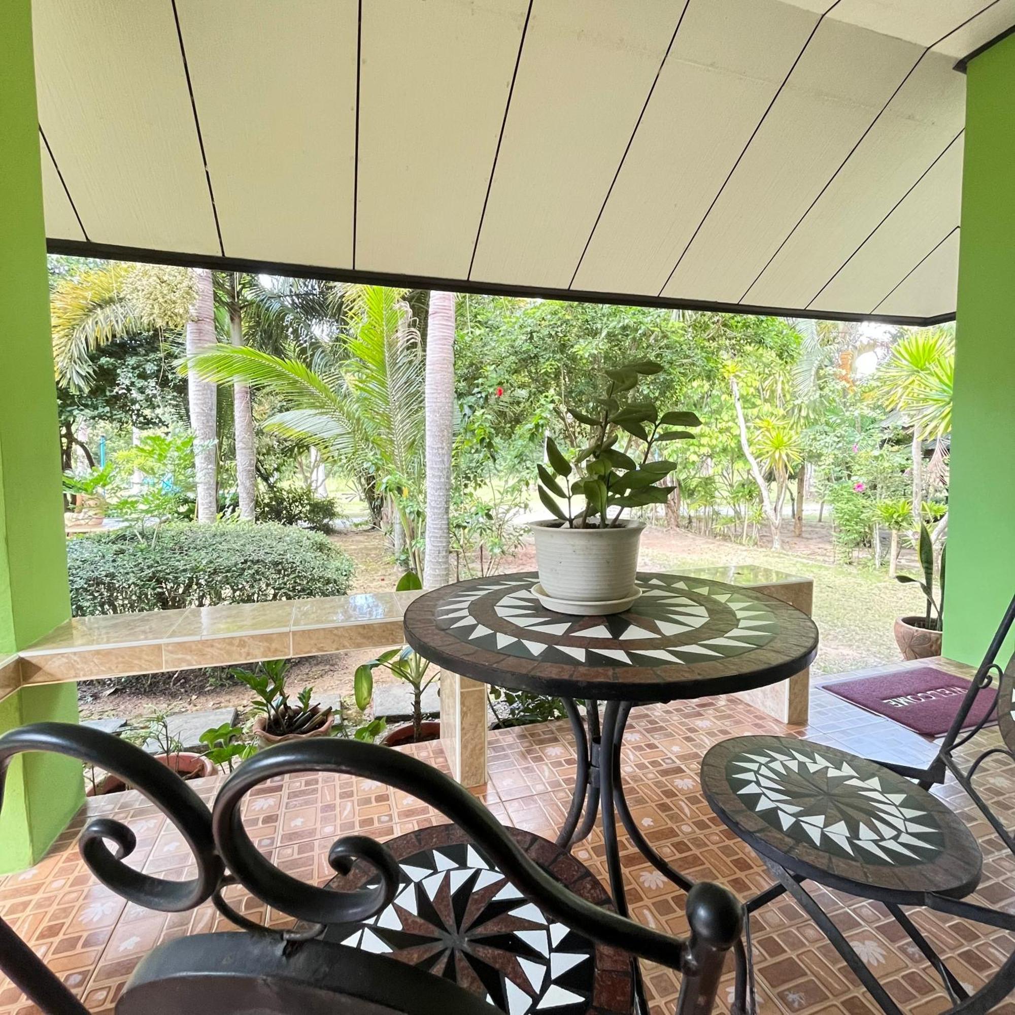Guest house Happy