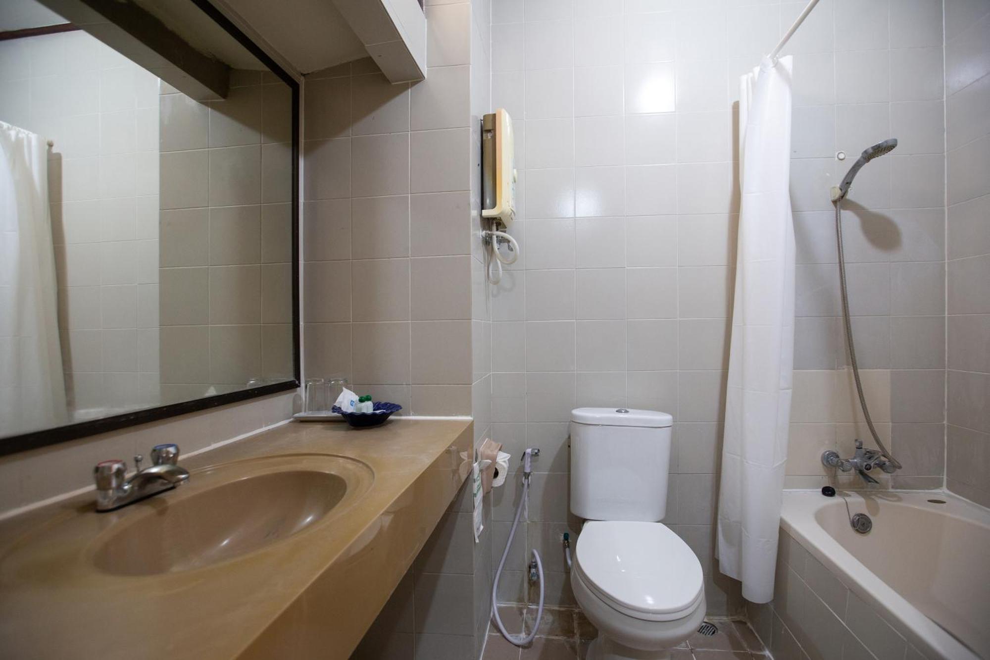 Eurasia Lagoon Hotel 3*