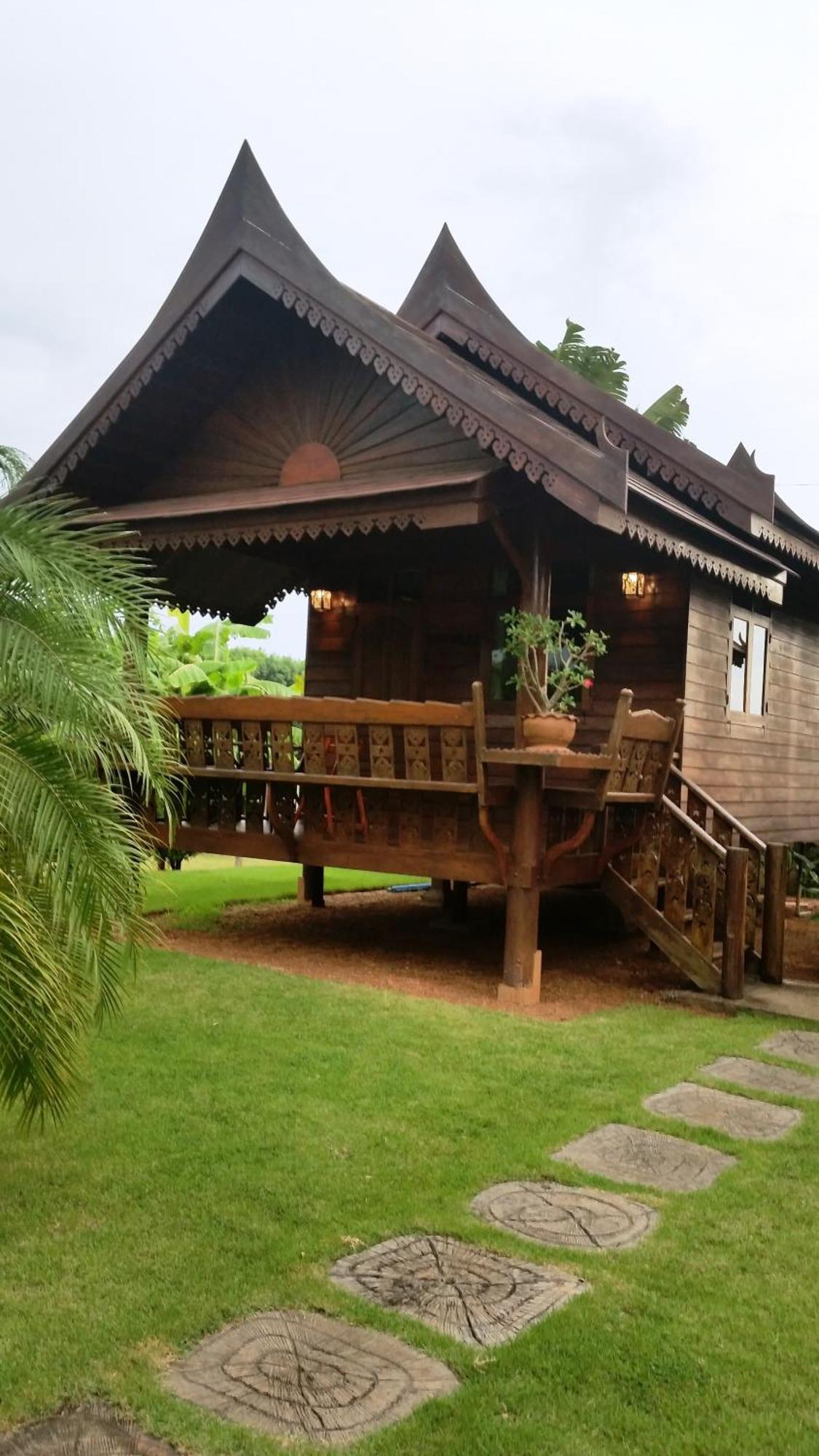 Pongsin Resort 3*