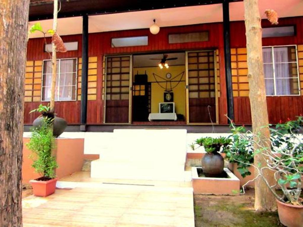 Resort Golden Teak