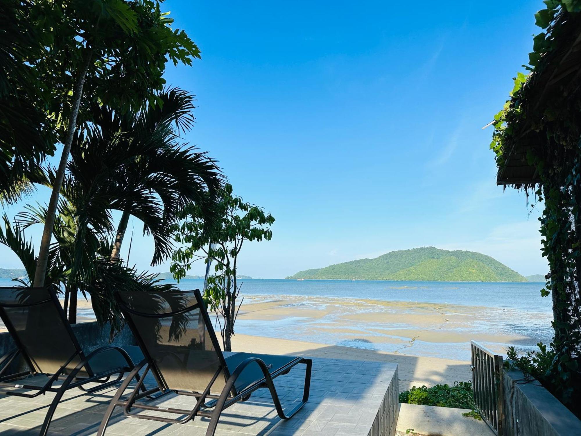 Friendship Pool Rawai Pousada Phuket