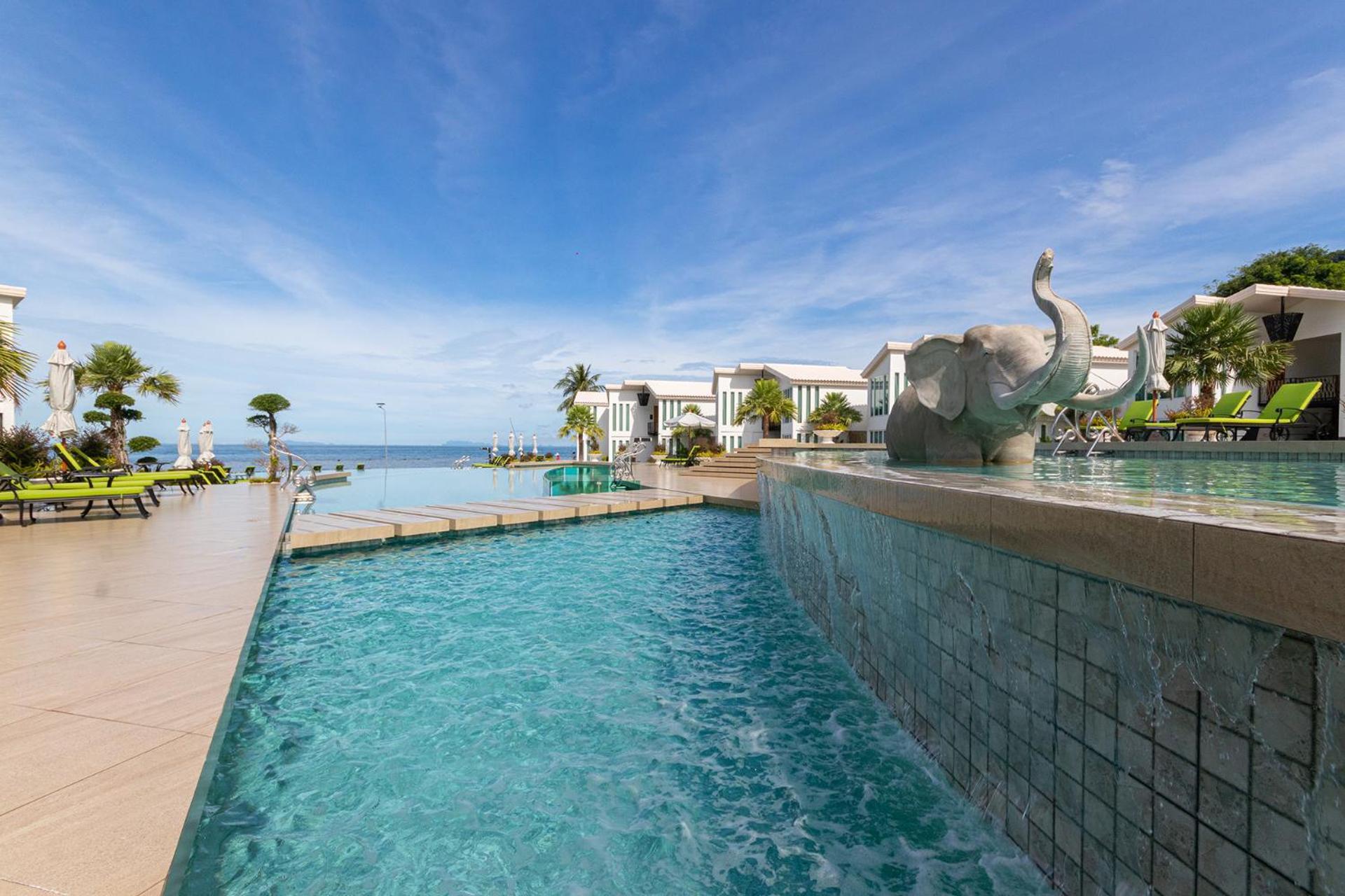 Vannee Golden Sands Beachfront Hotel 4*