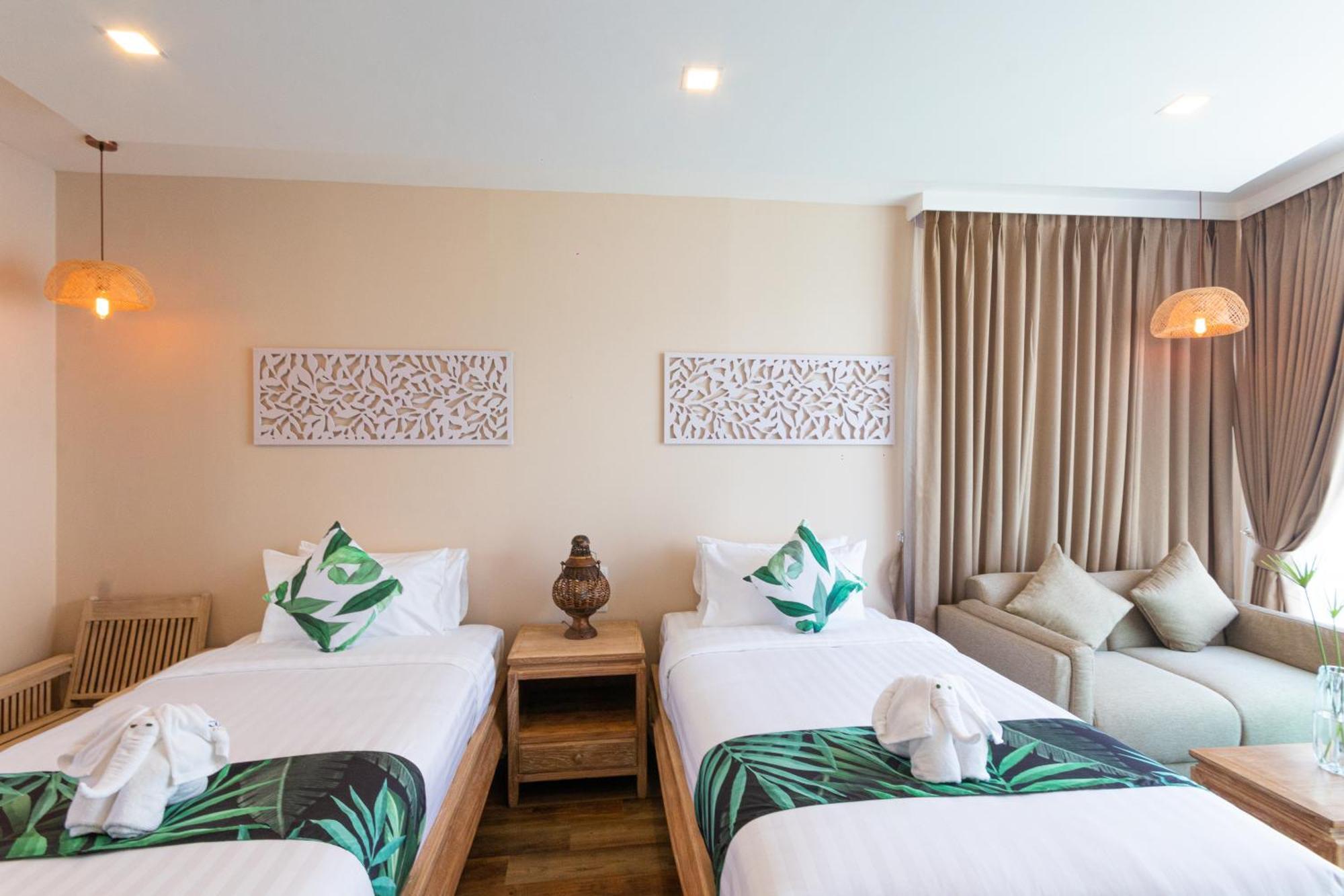 Vannee Golden Sands Beachfront Hotel