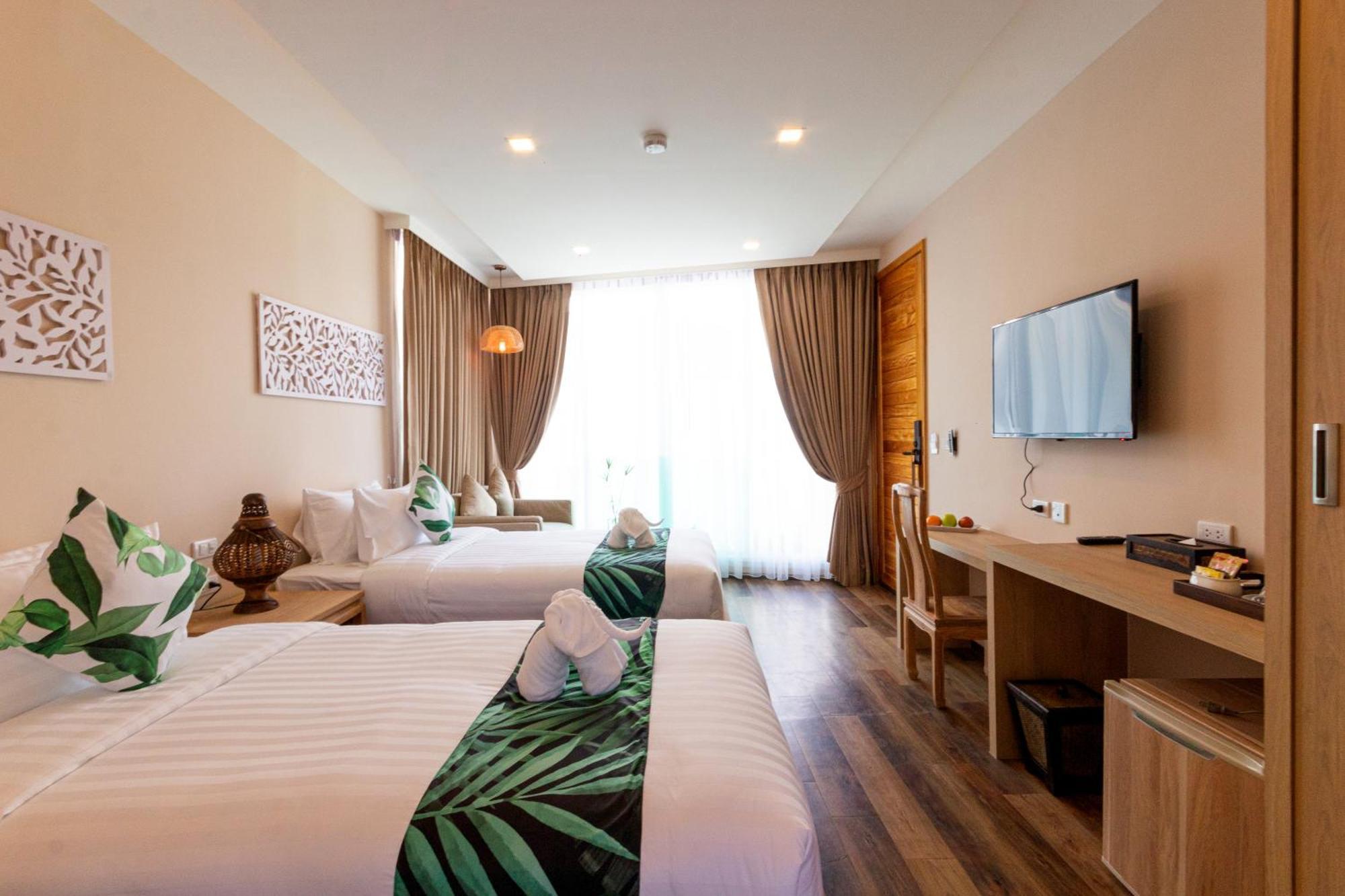 Vannee Golden Sands Beachfront
