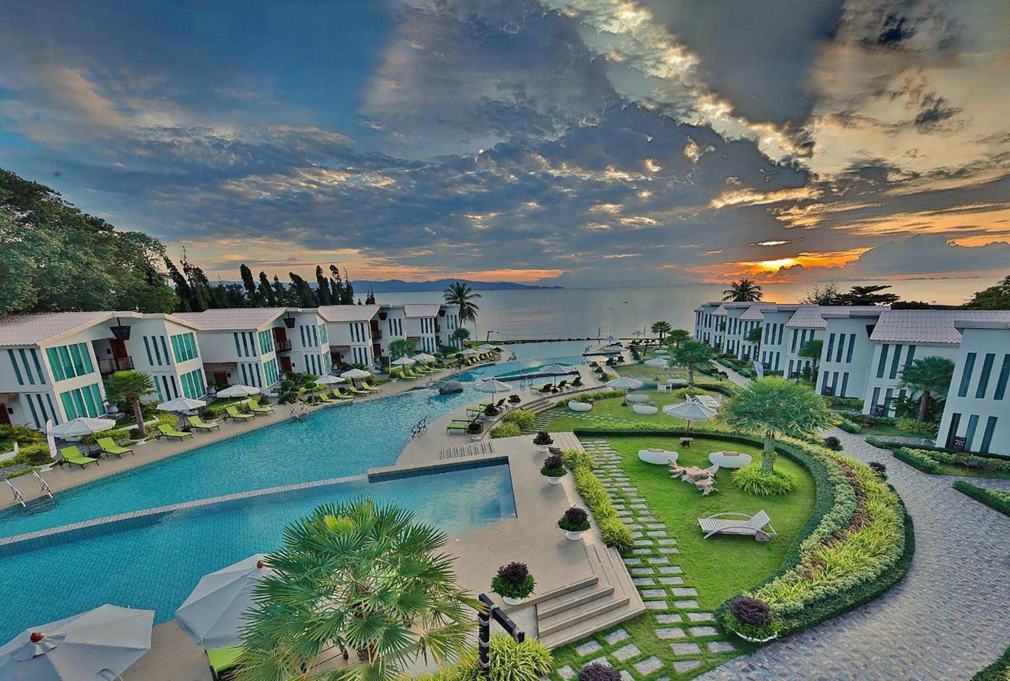 Hotel Vannee Golden Sands Beachfront 4*