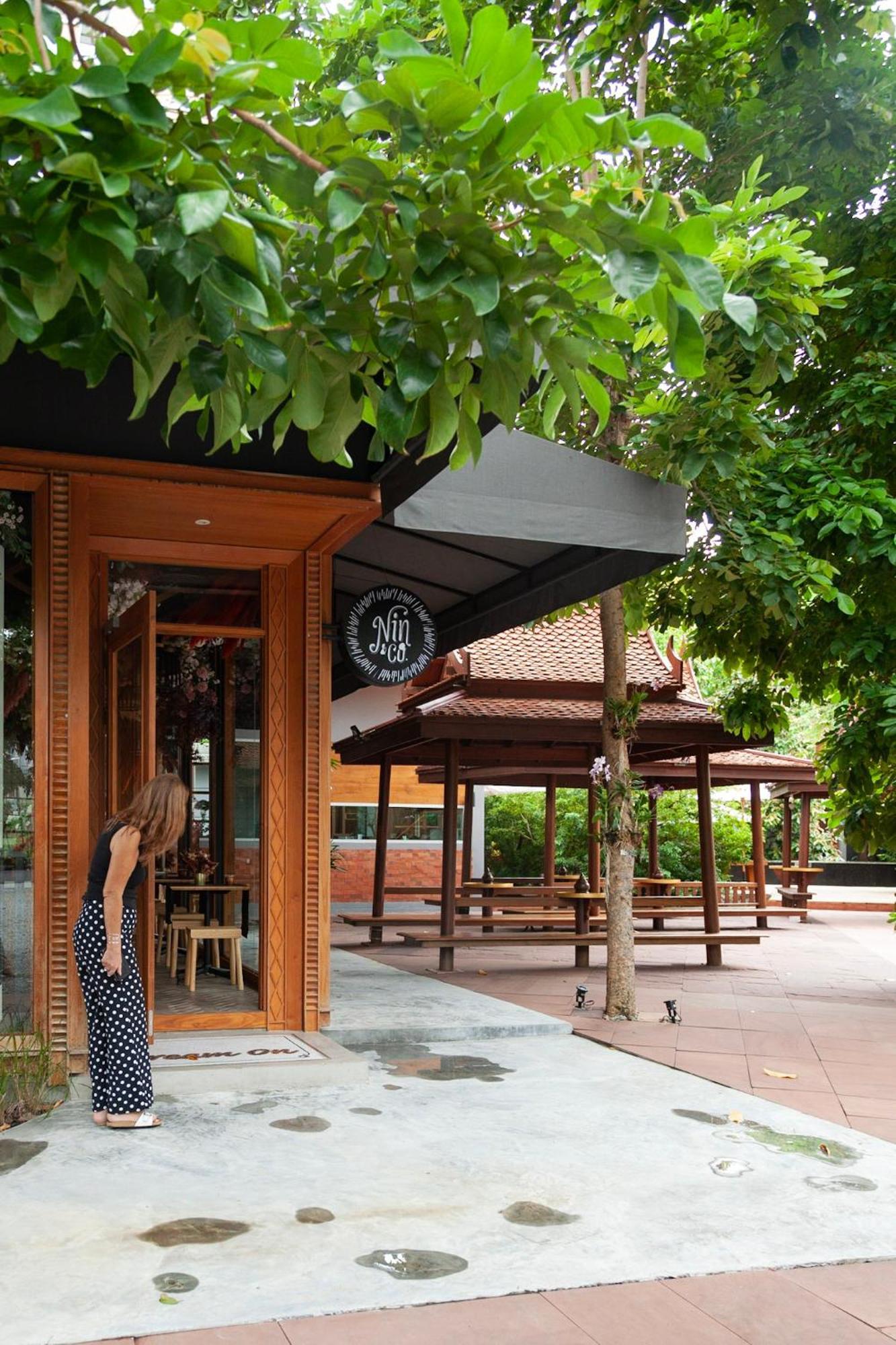 Resort Sugar Hut & Restaurant Pattaya