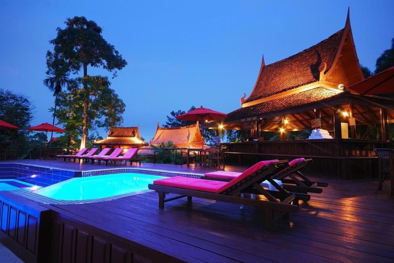 Resort Sugar Hut & Restaurant