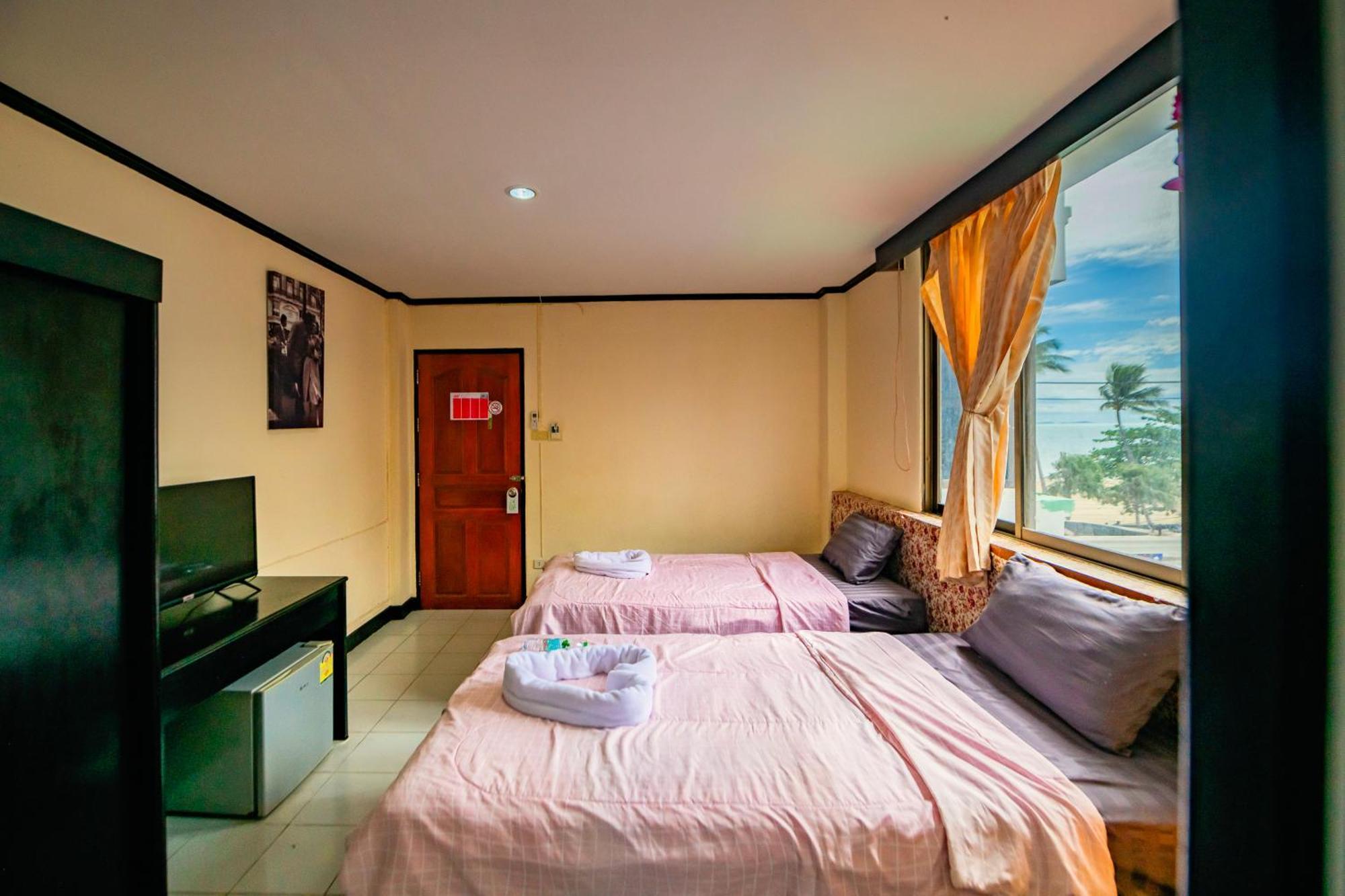 Hotel Happy - Beachfront