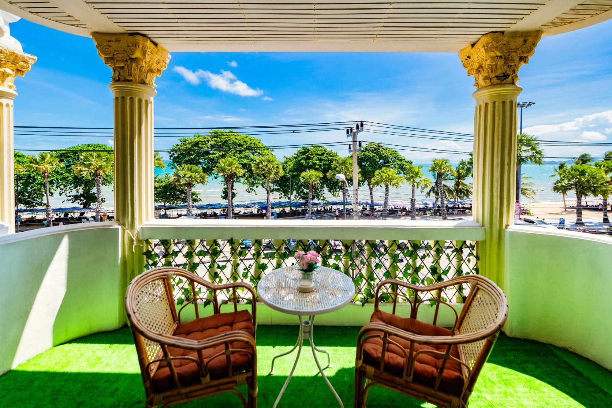 Guest house Happy Vikings - Beachfront 3*
