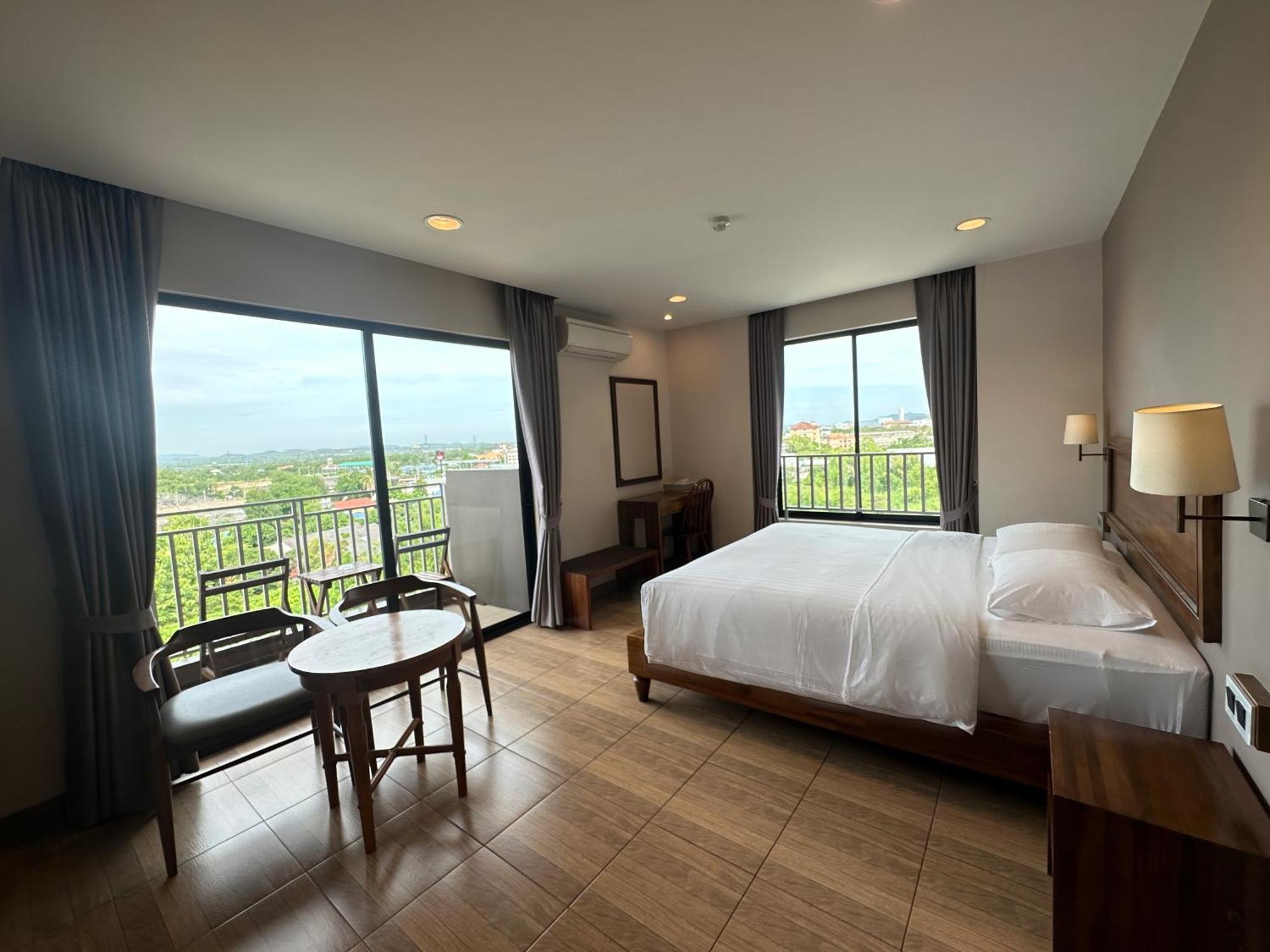 Mangrove Prestige Na Chom Thian