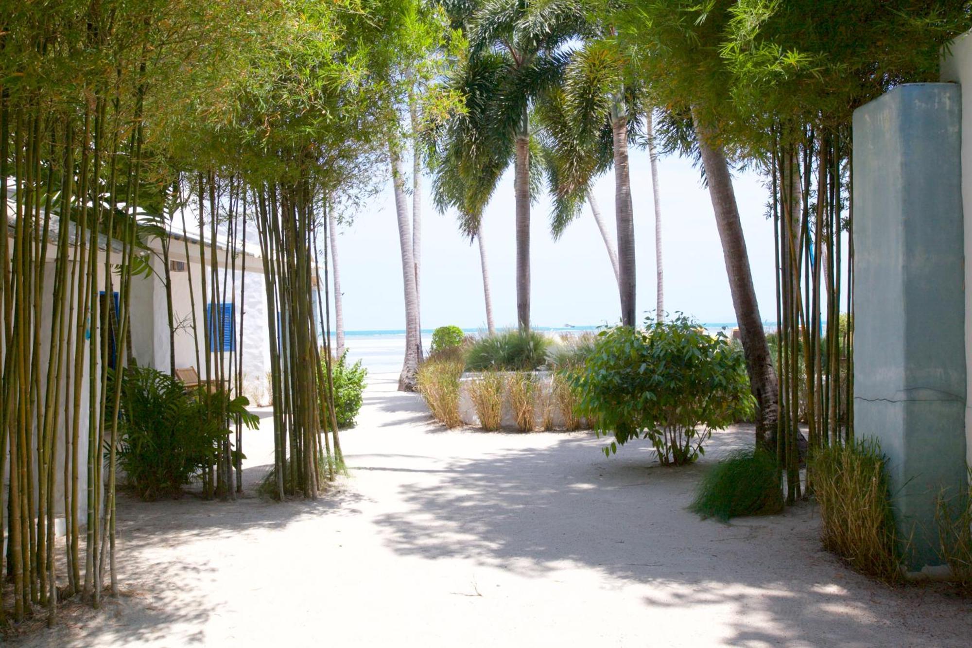 Lime N Soda Beachfront Resort 3*