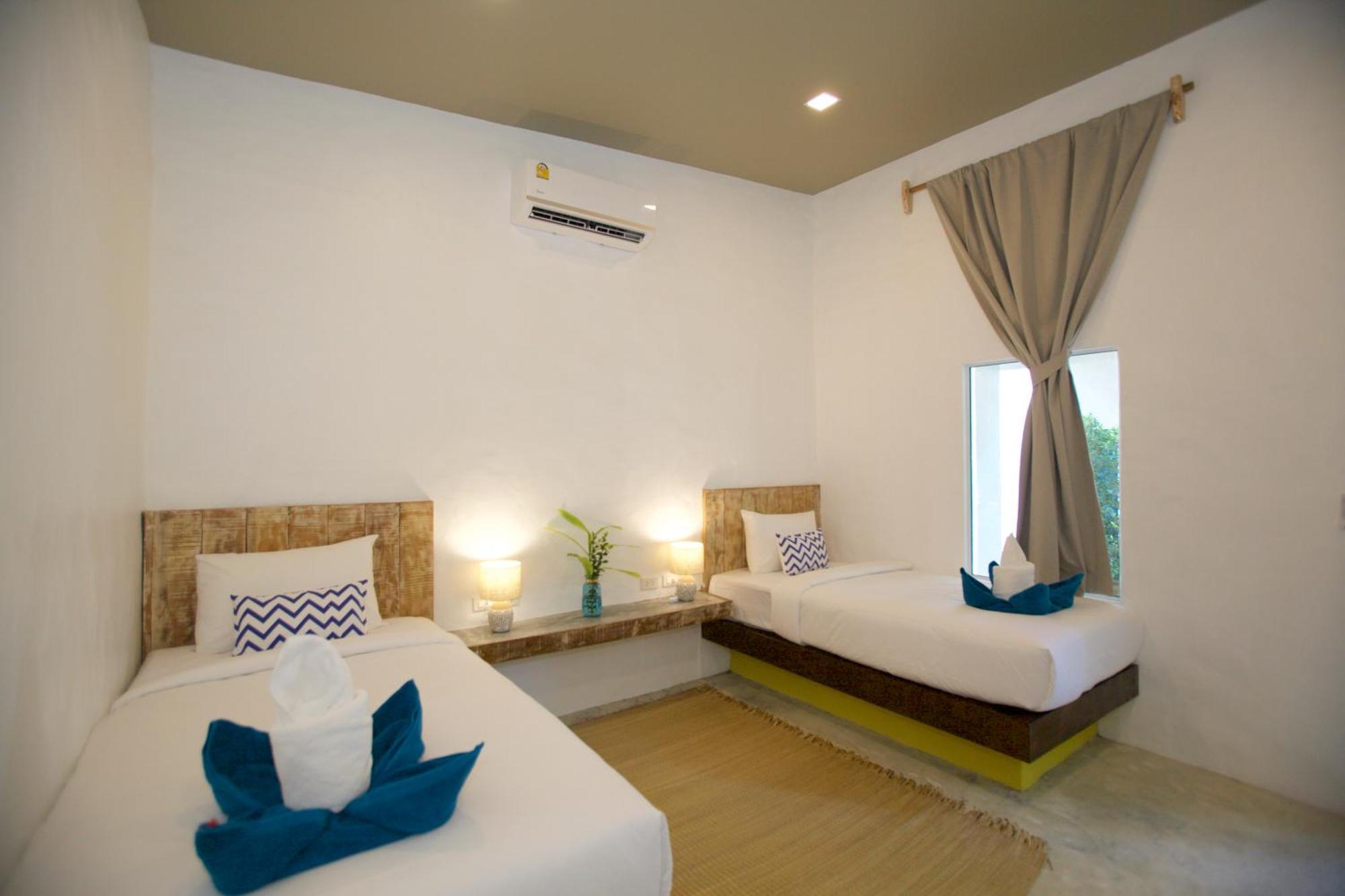 Lime N Soda Beachfront Resort Thongsala